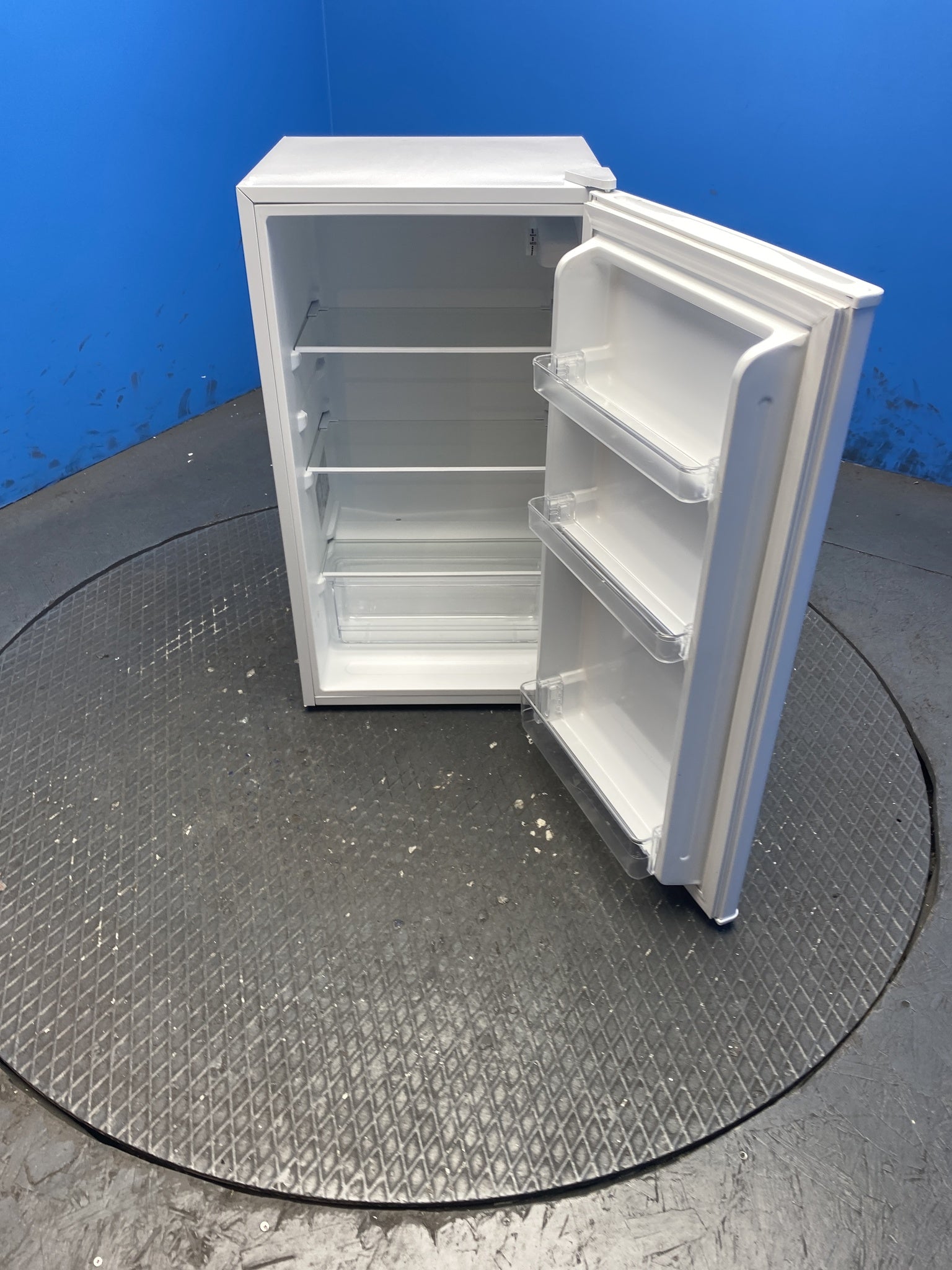 Statesman UC47LFW 93 Litres Under Counter Fridge