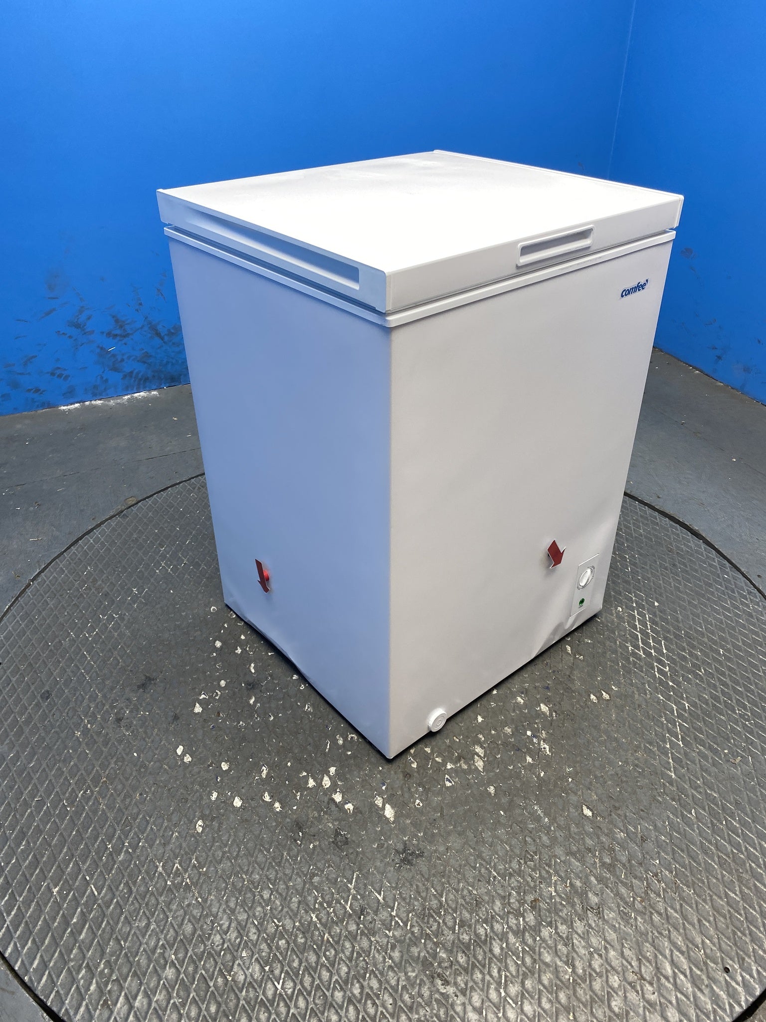 Comfee 143 L Chest Freezer / Fridge – White