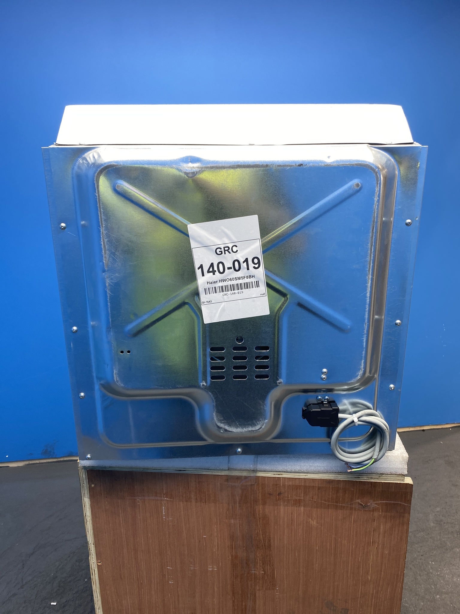 Haier HWO60SM5F8BH Built-in I-Turn Series 4 Pyrolytic Single Oven