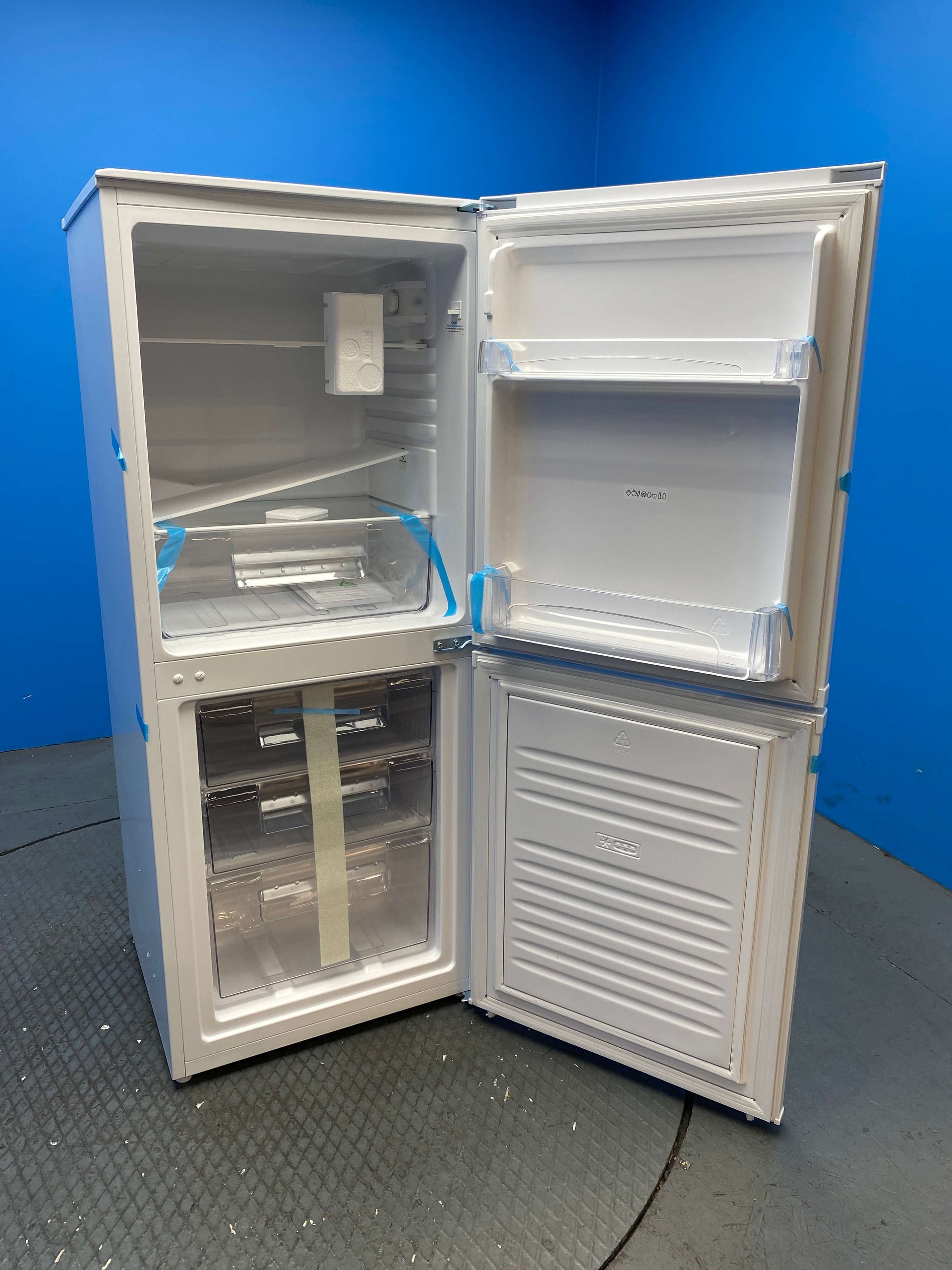 Candy CCT3L517EBK 252 Litre Combi Fridge Freezer