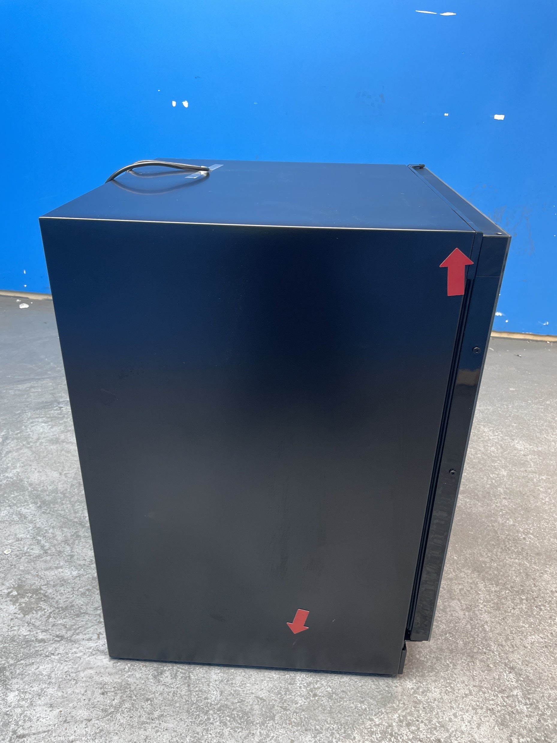 #GRC-157-502 - Hisense RW3N122GSLF 46 Bottle WiFi Wine Cooler
