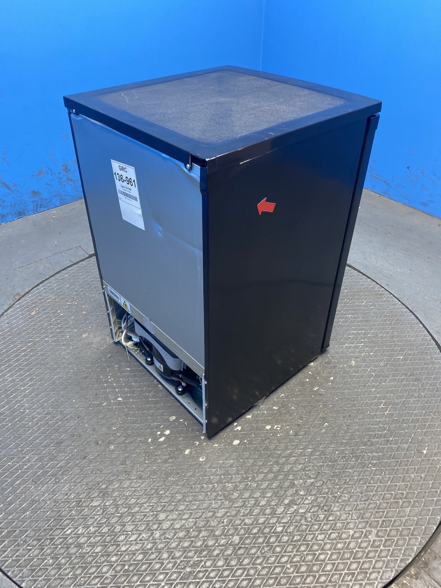 Igenix IG155B 109 Litre Under Counter Fridge with Ice Box