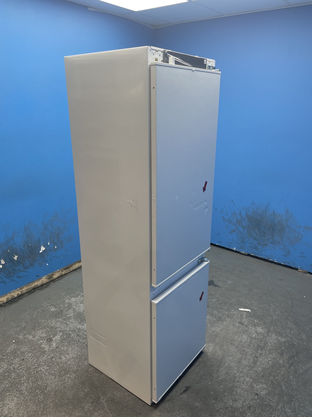 #GRC-163-409 - Hoover 54cm Integrated 70/30 Fridge Freezer – 251L, White