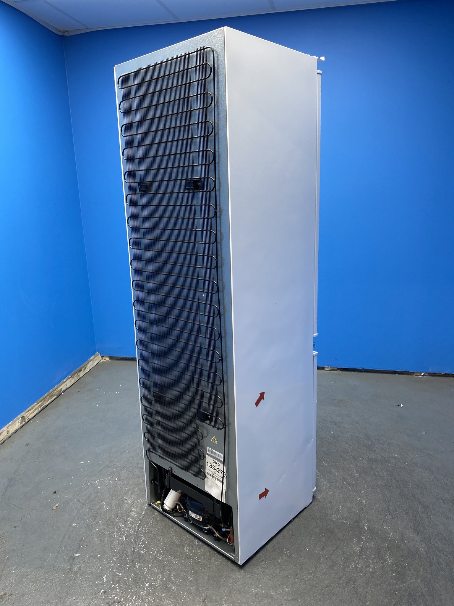 Hisense RIB312F4AW1 70/30 Integrated Frost Free Fridge Freezer