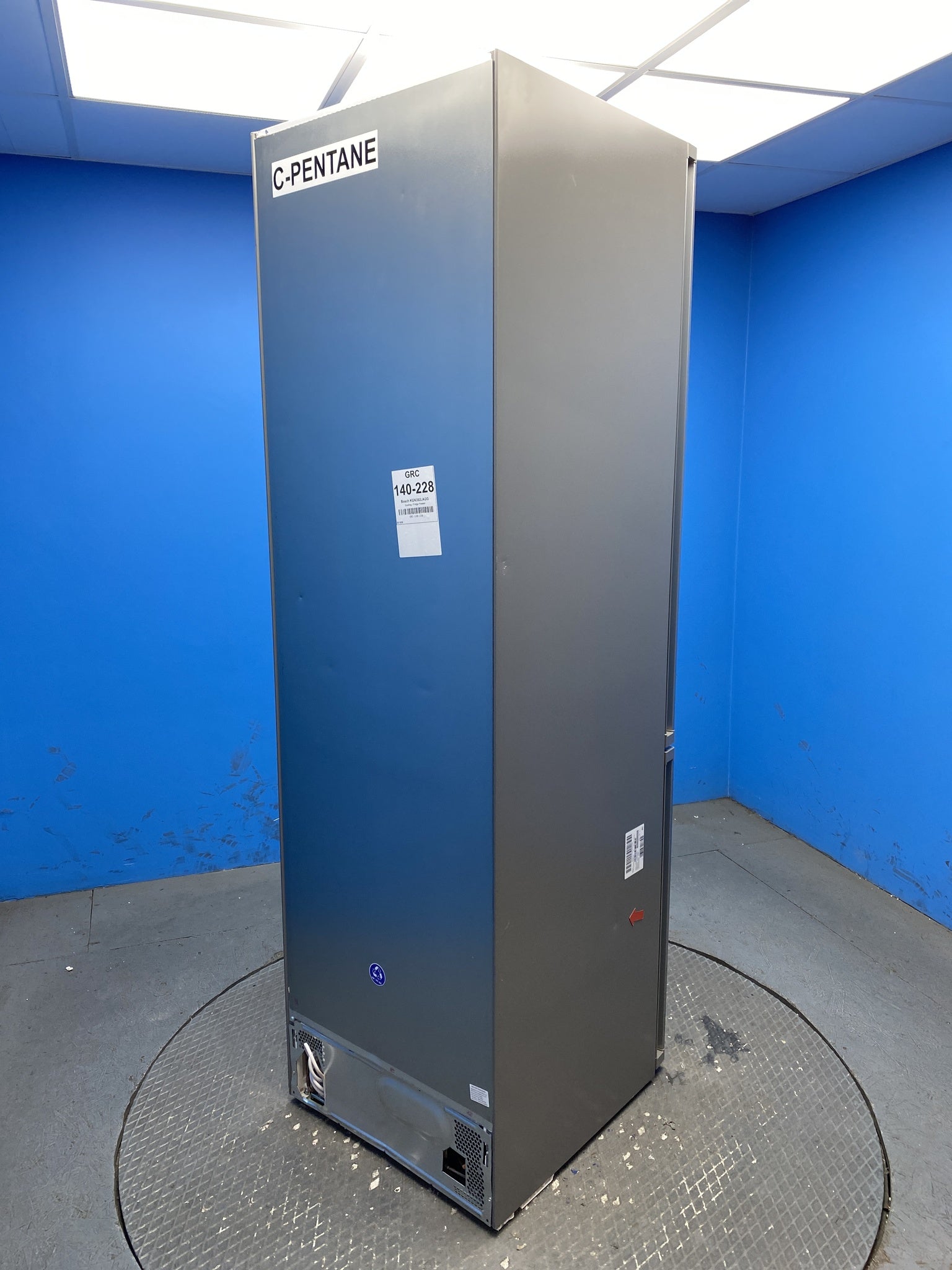 Bosch 363L Freestanding Frost Free Fridge Freezer Silver