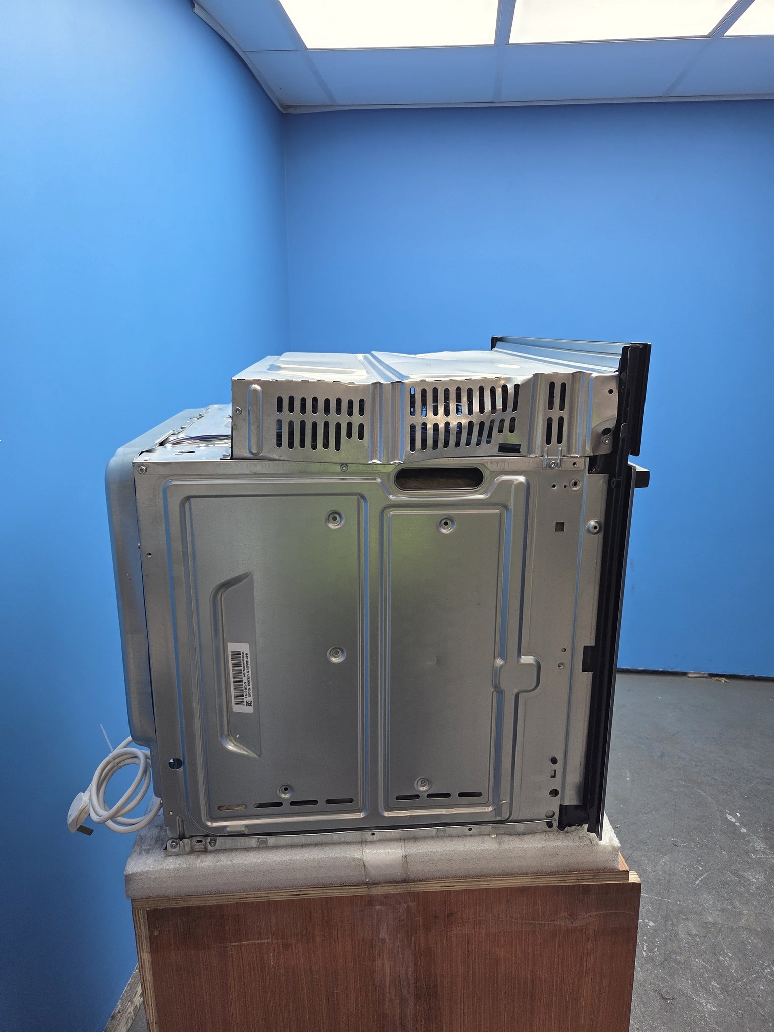 Bosch Series 2 HHF113BA0B 66L Built-in Single Electric Oven