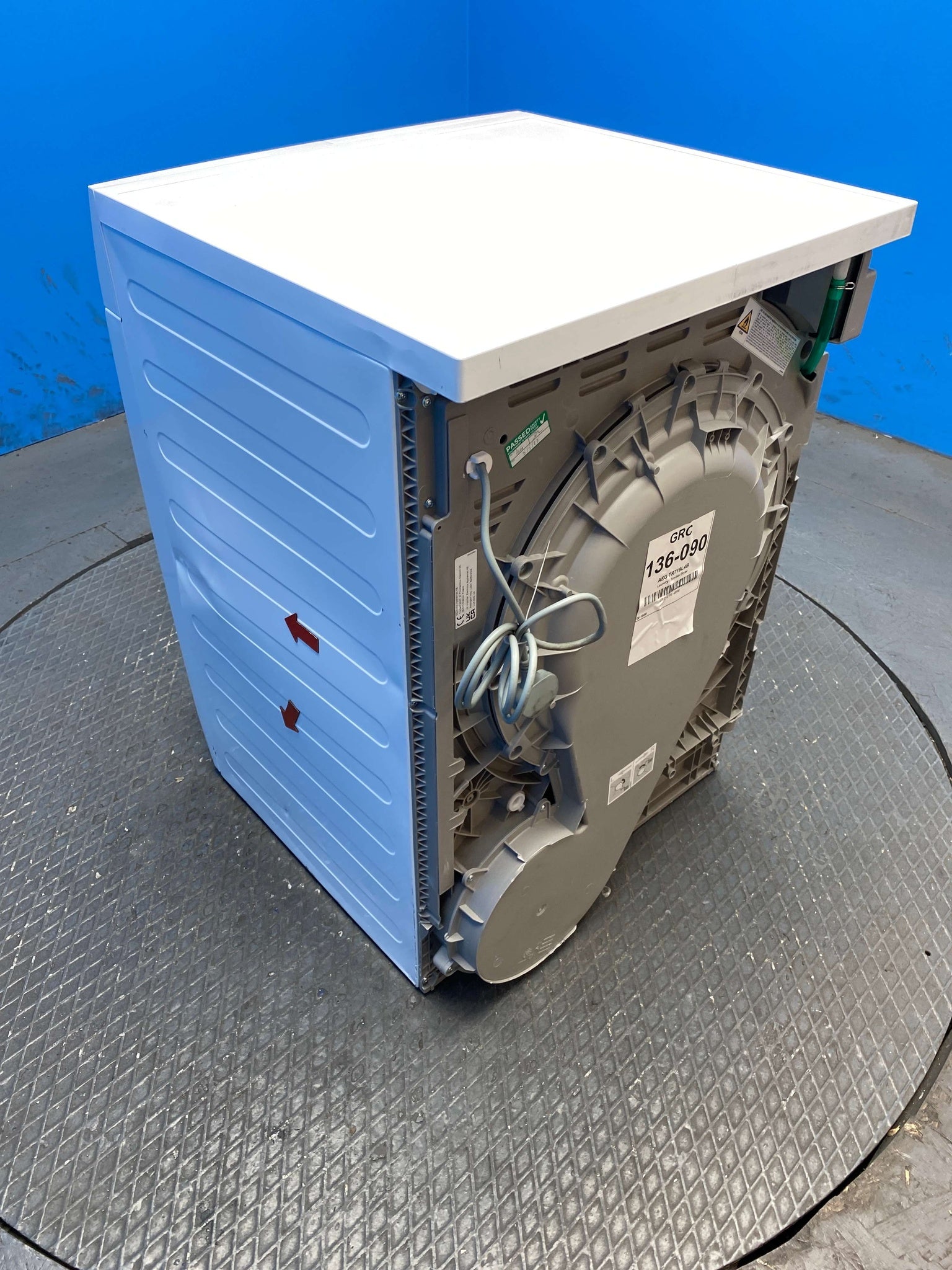 AEG 7000 Series TR718L4B 8kg Heat Pump Tumble Dryer