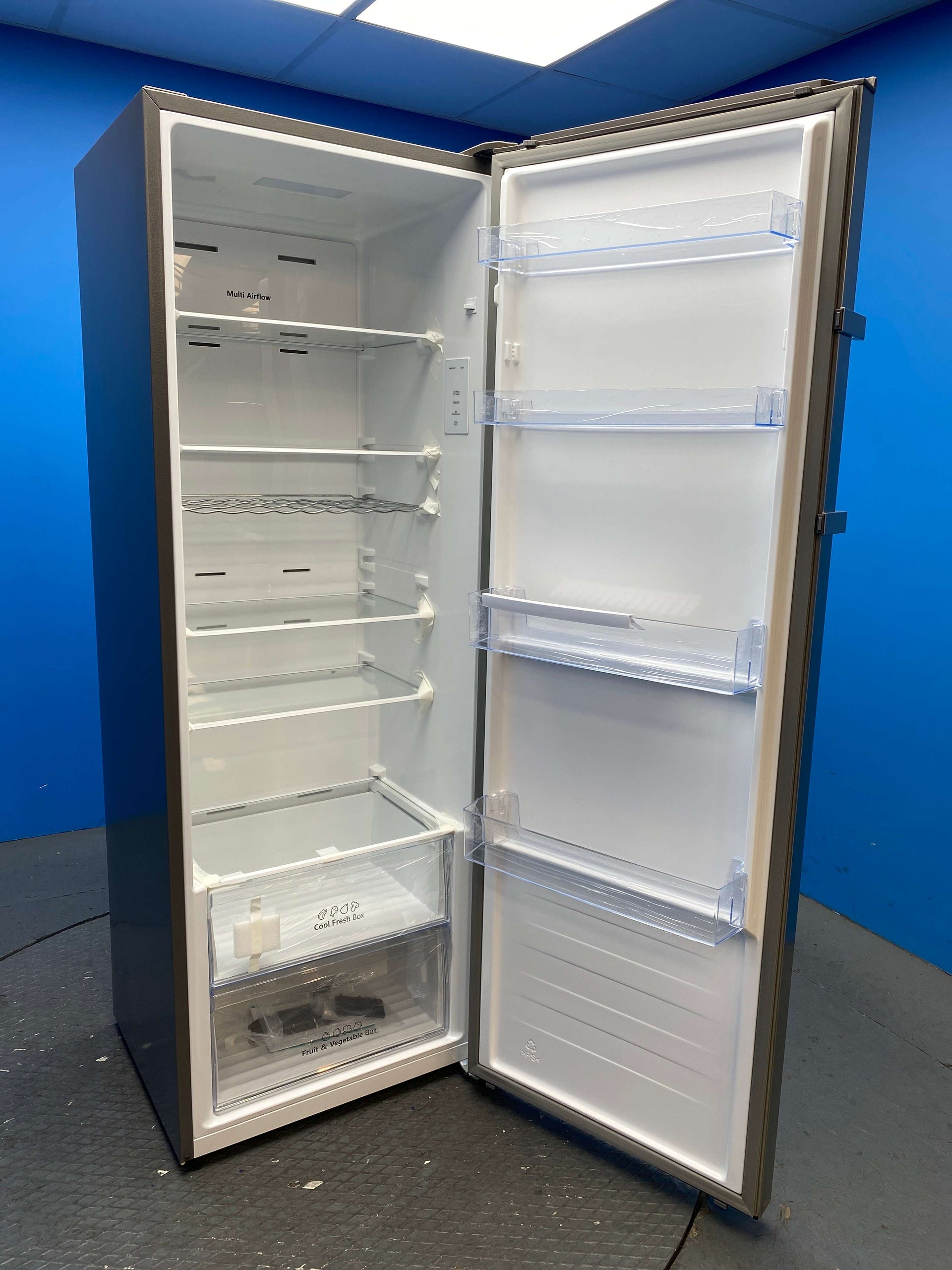 Hisense RL415N4ACE Tall 322 Litre No Frost  Larder Fridge