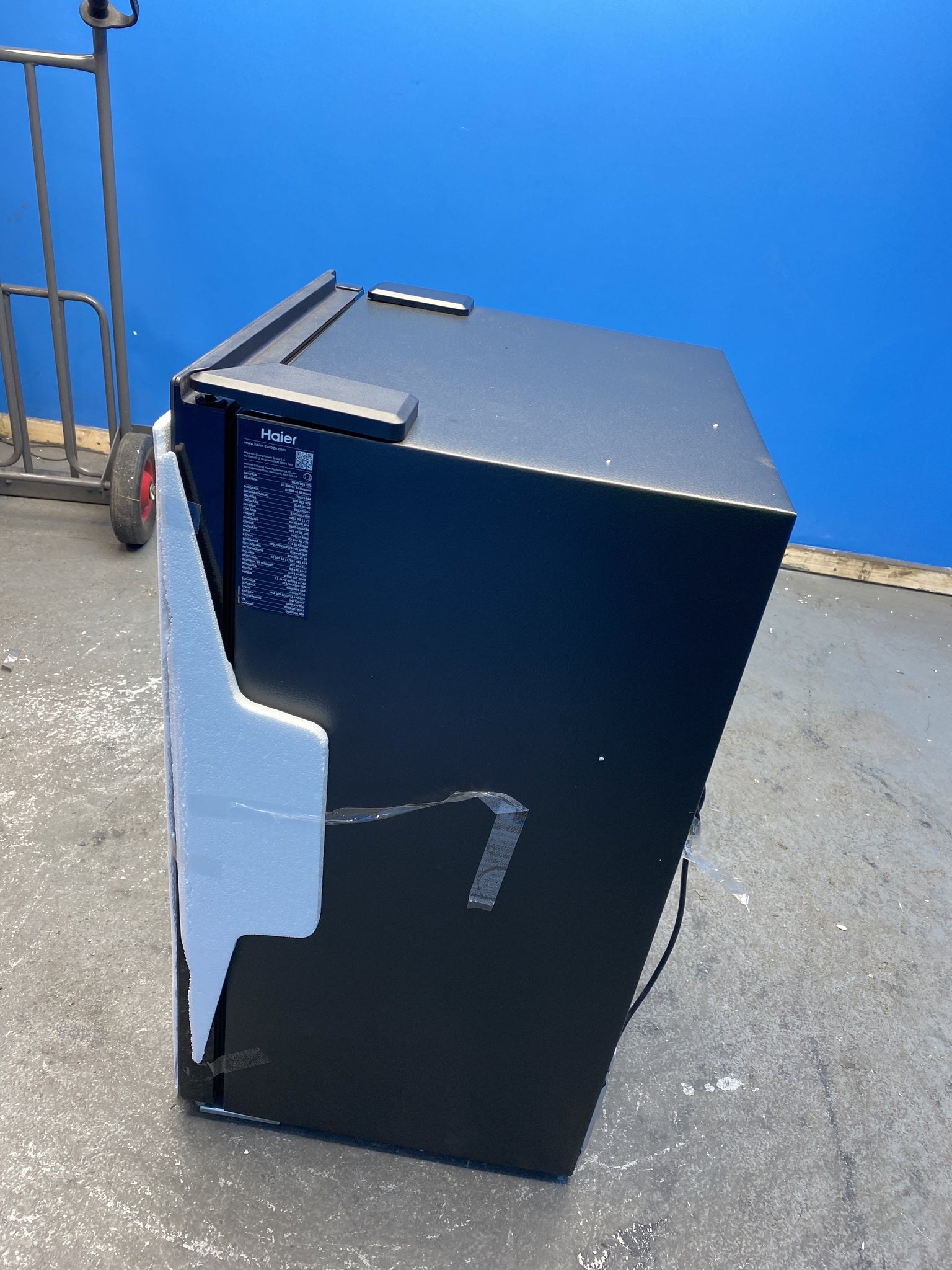 Haier HWS34GGH1K Series 3 34 Bottle Wine Fridge