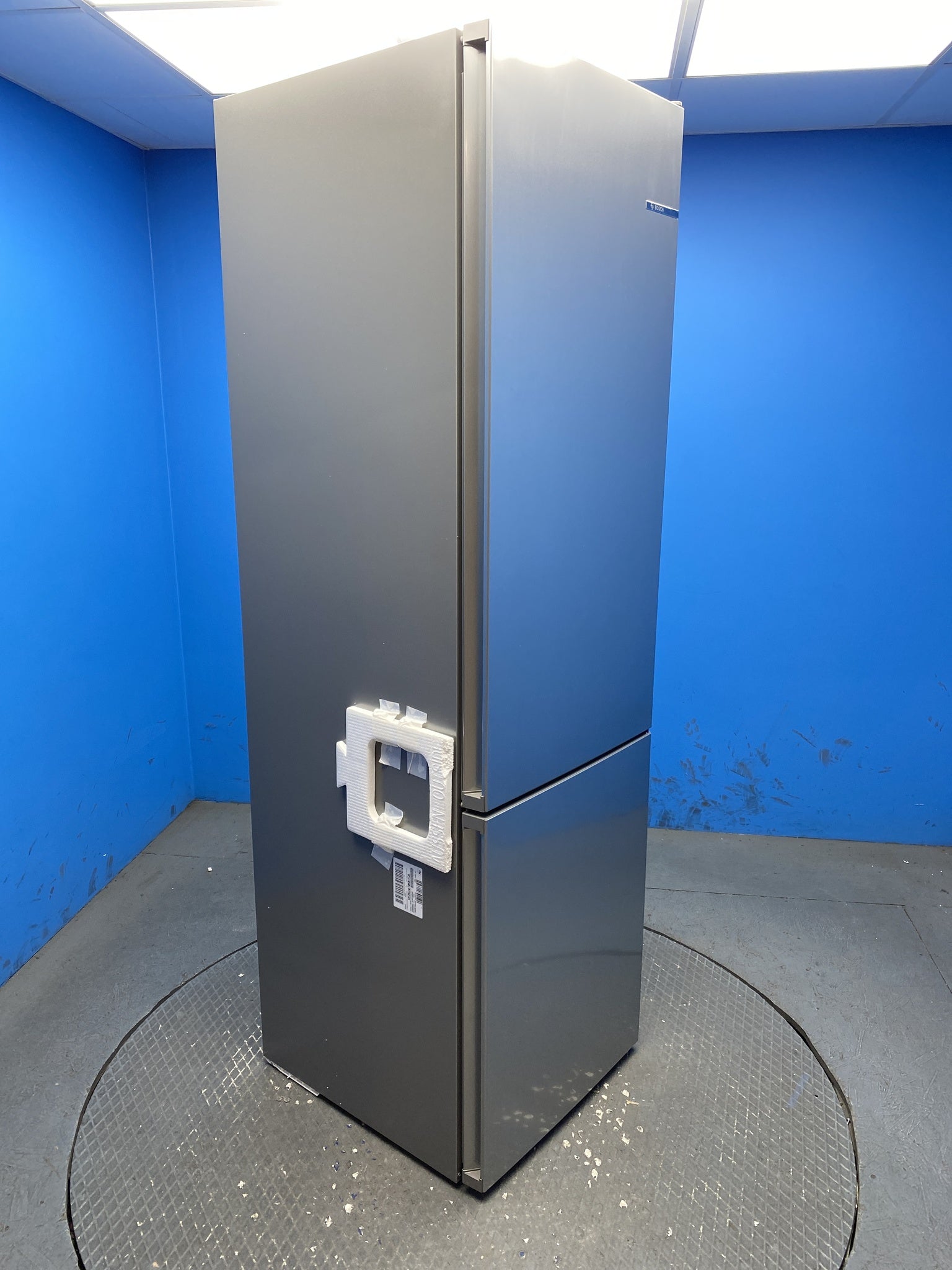 Bosch 363L Freestanding Frost Free Fridge Freezer Silver