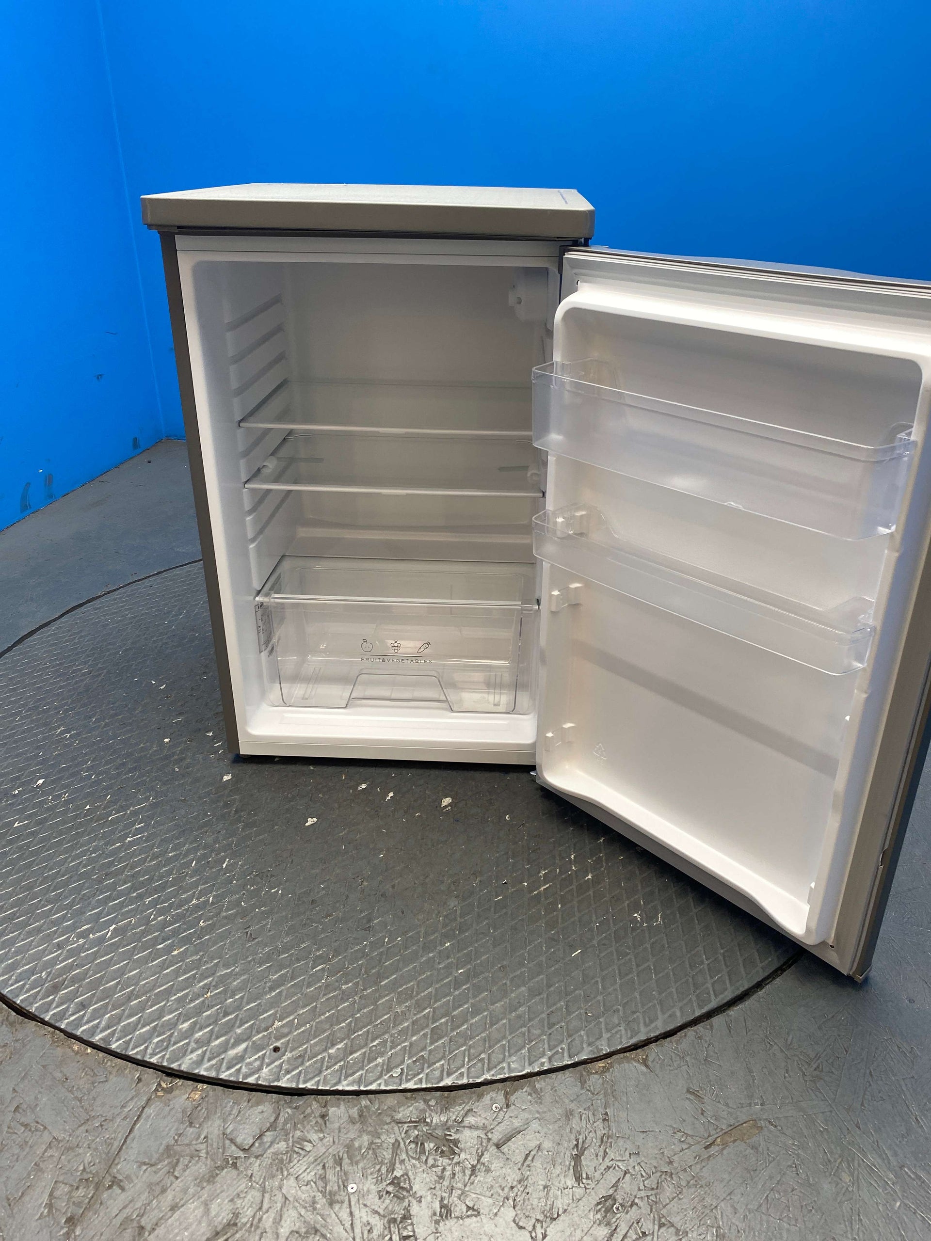Igenix IG255X 136 Litre Undercounter Fridge