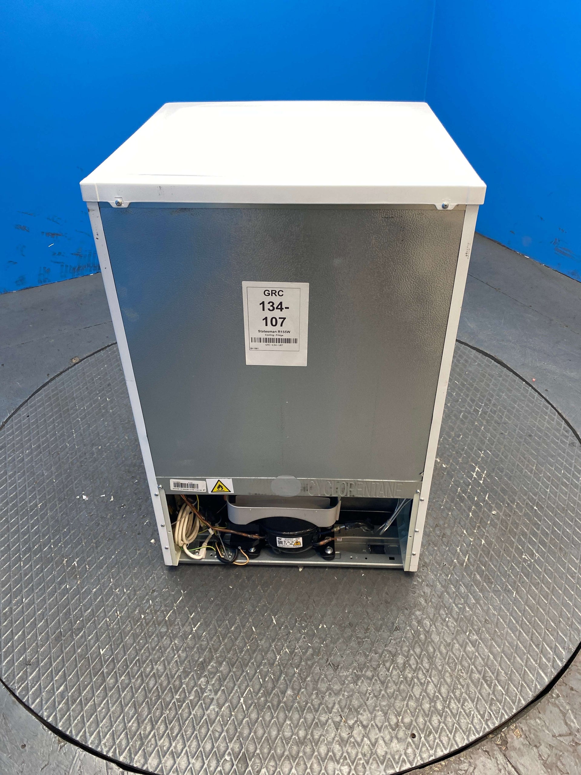 Statesman R155W 55cm Under Counter Fridge