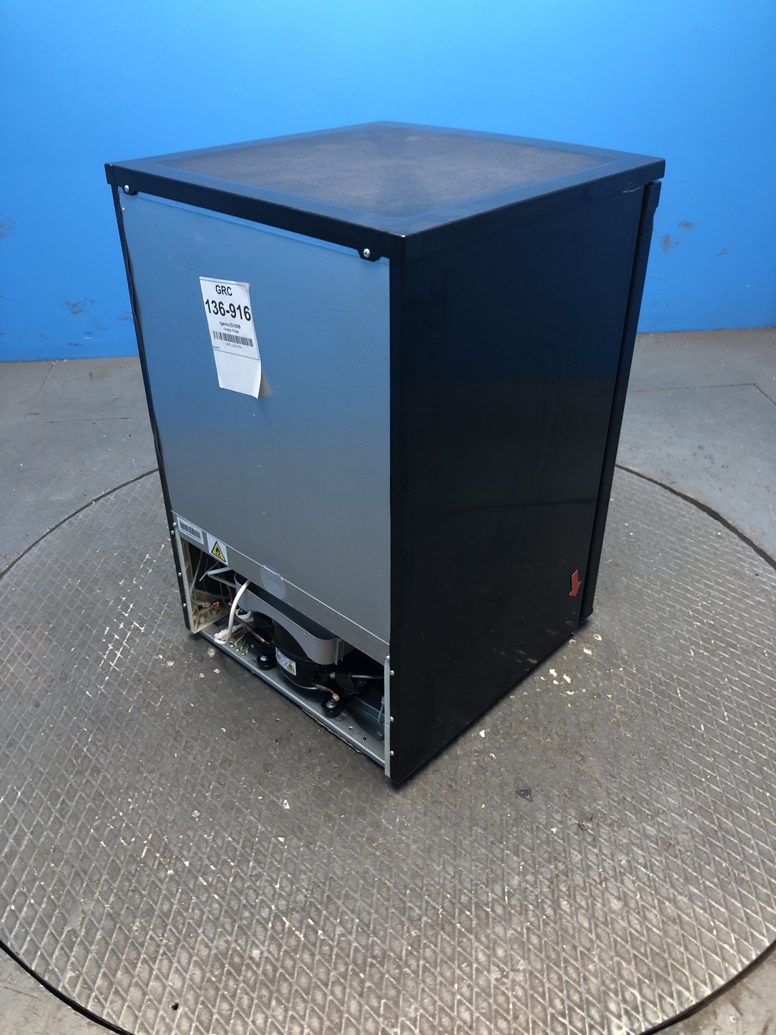Igenix IG155B 109 Litre Under Counter Fridge with Ice Box