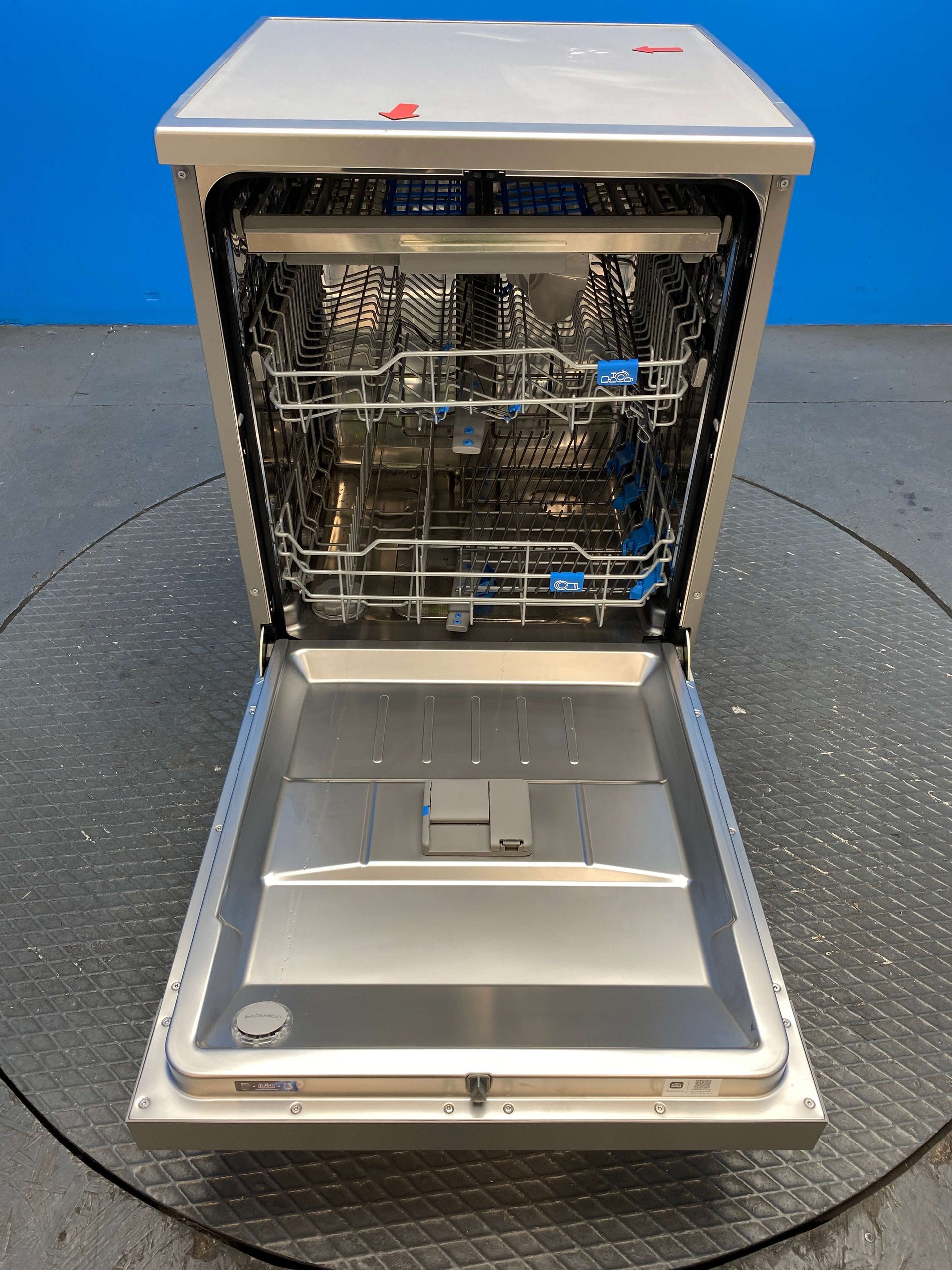 Midea MDWEF1433DSS Full Size 14 Place Dishwasher