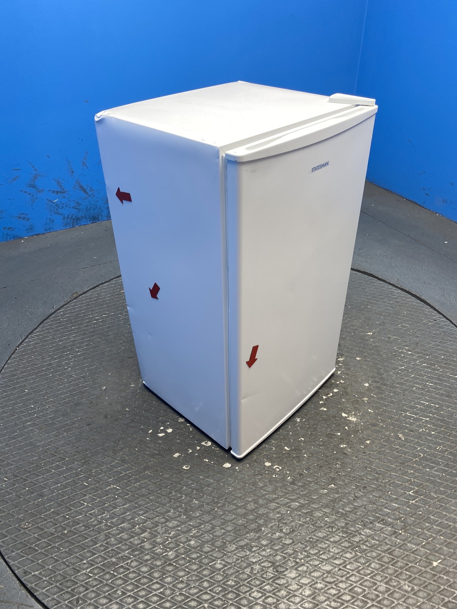 Statesman UC47IBW Compact 47cm 80 Litre Under Counter Fridge