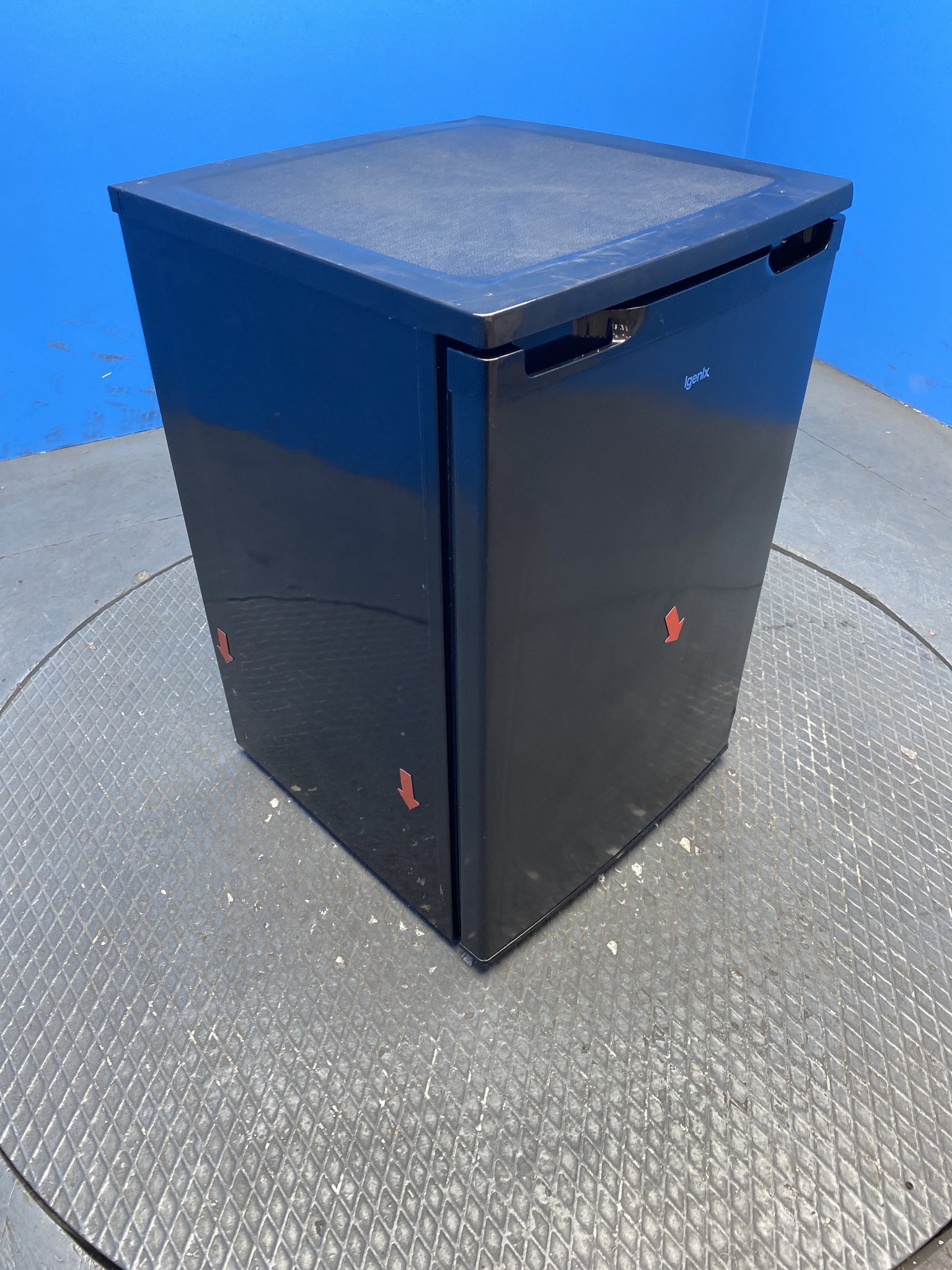 Igenix IG255B 136 Litre Under Counter Fridge