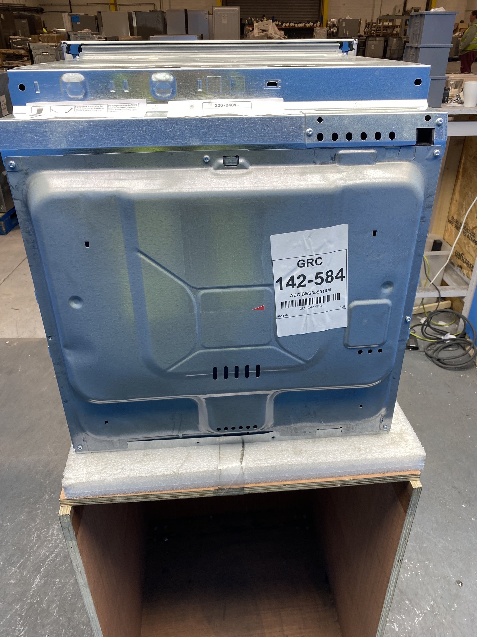 AEG BES355010M SteamBake Built-In Electric Single Oven