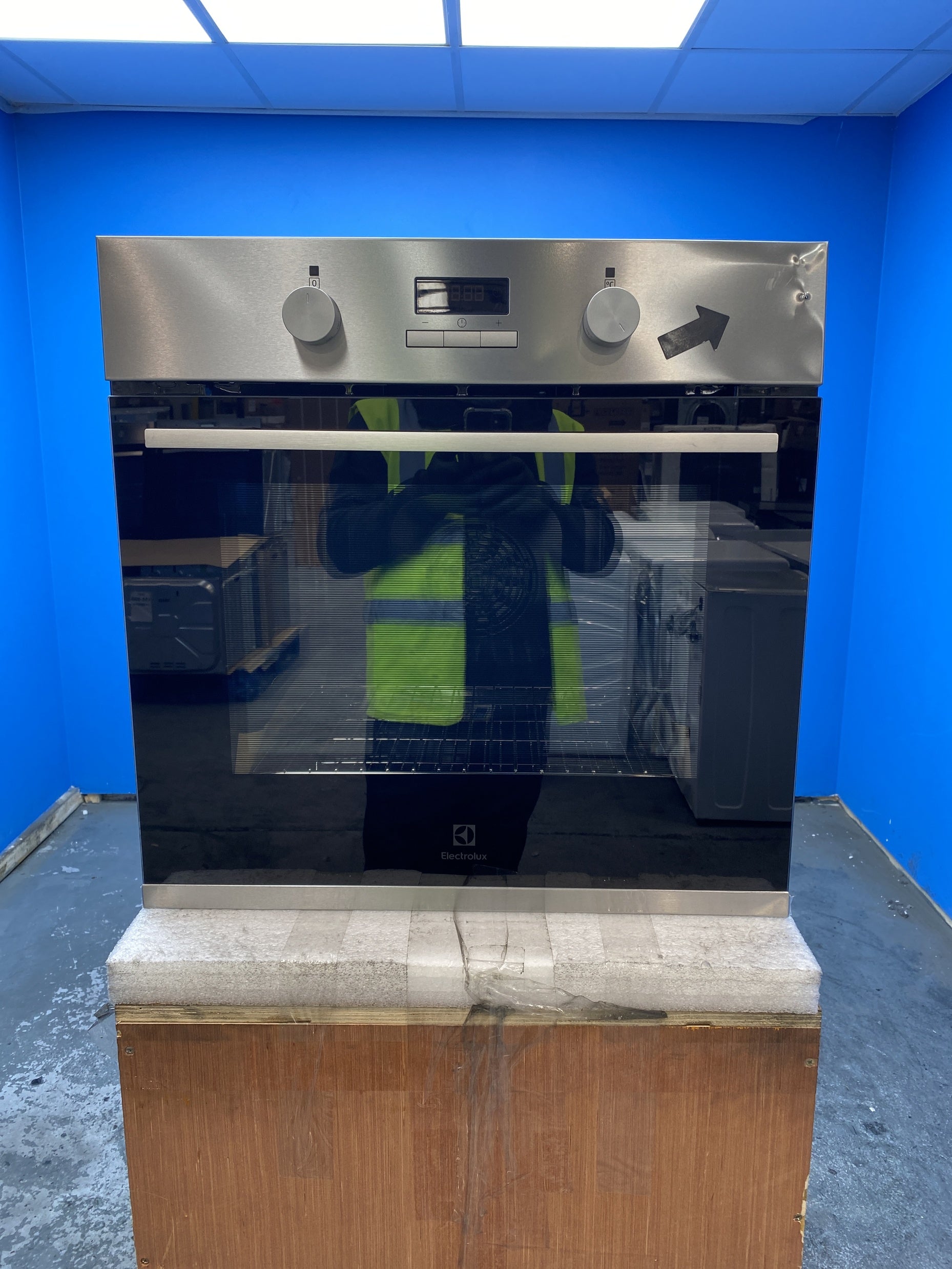 KOFGH00BX 600 SurroundCook Built Electric Oven