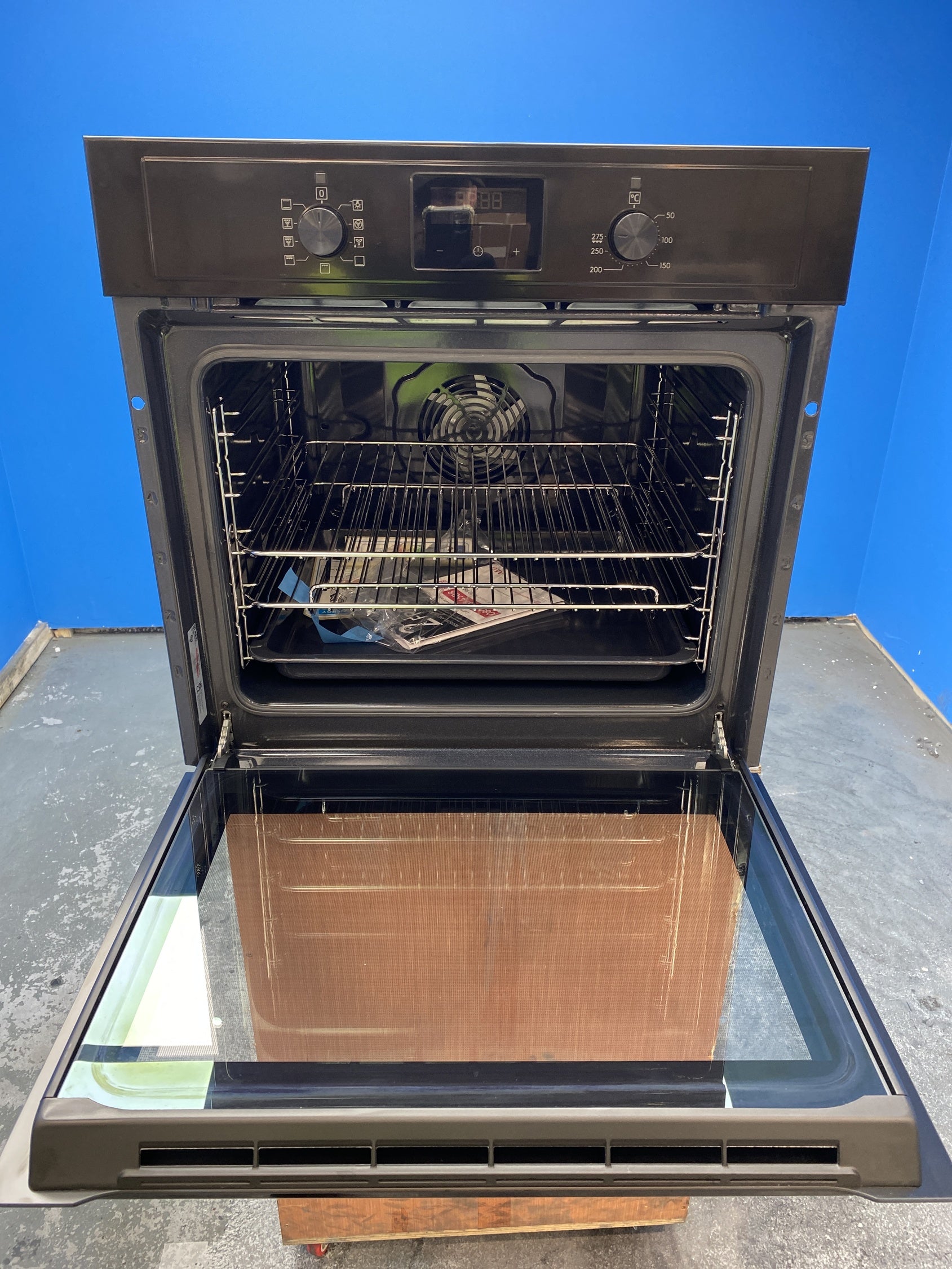 #GRC-155-907 - AEG BEX335011B 3000 SurroundCook Aqua Clean Built-in Oven