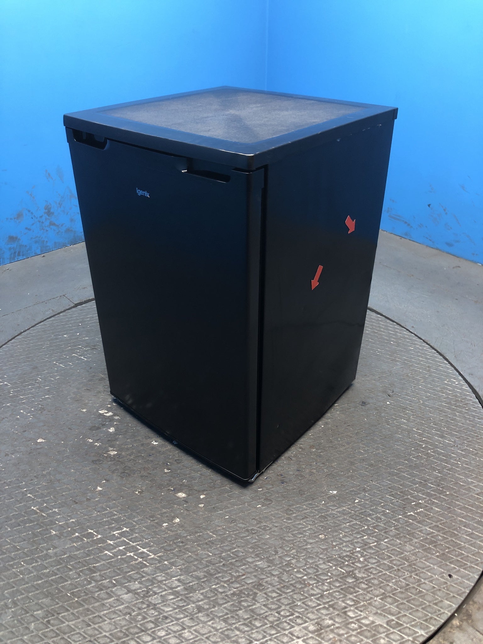 Igenix IG255B 136 Litre Under Counter Fridge