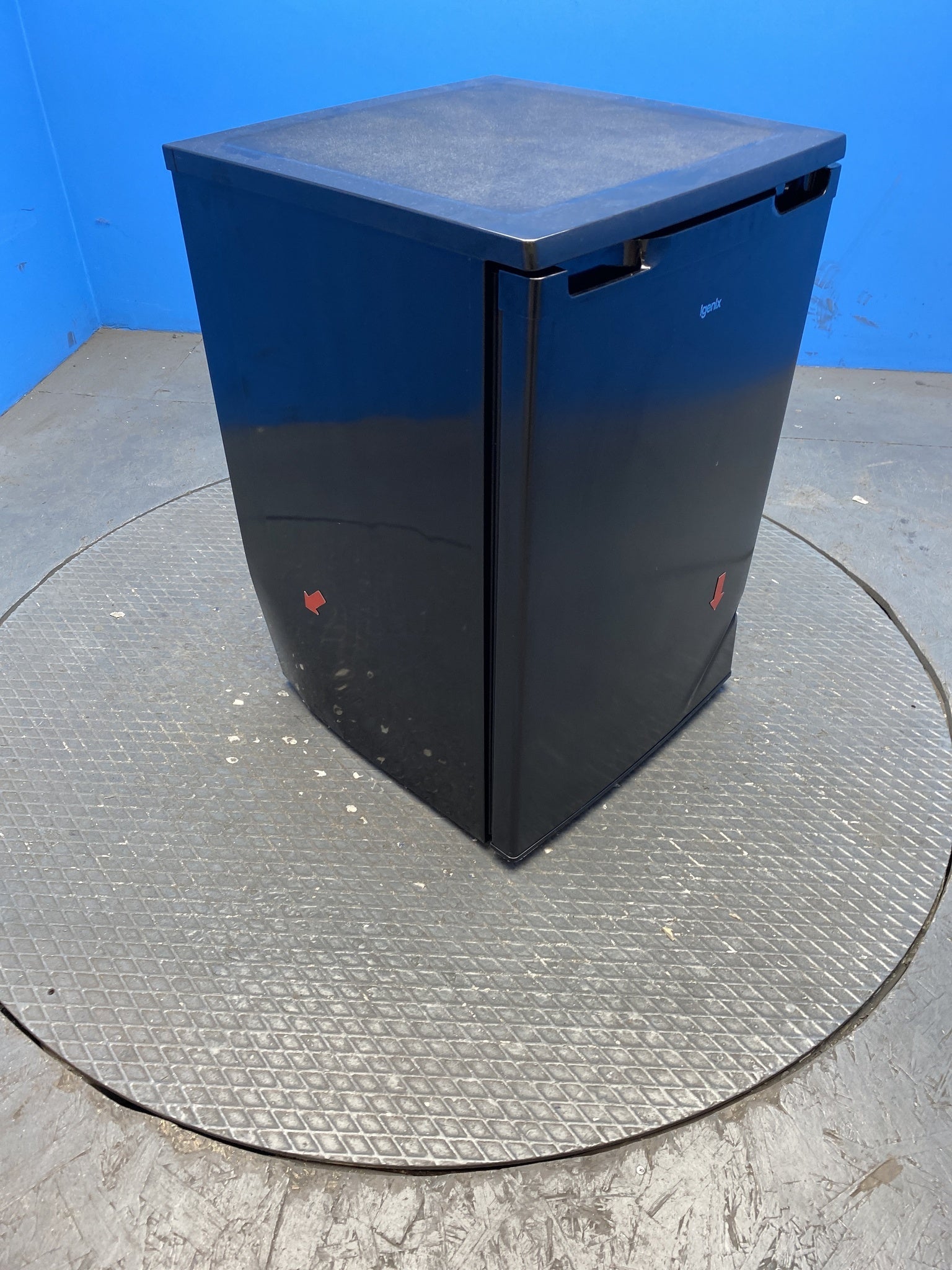 Igenix IG255B 136 Litre Under Counter Fridge