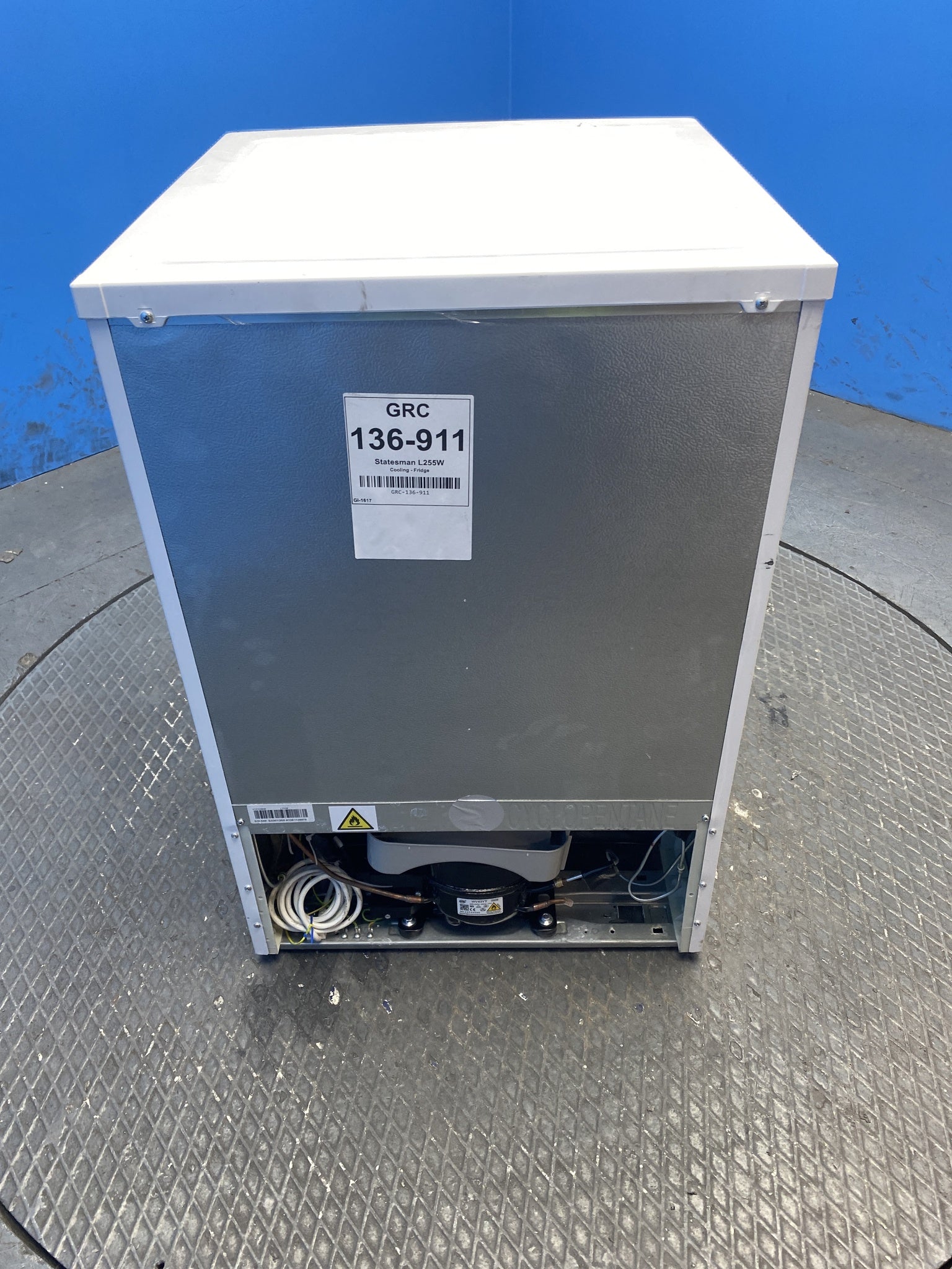 Statesman L255W 113 Litre 55cm Under Counter Fridge