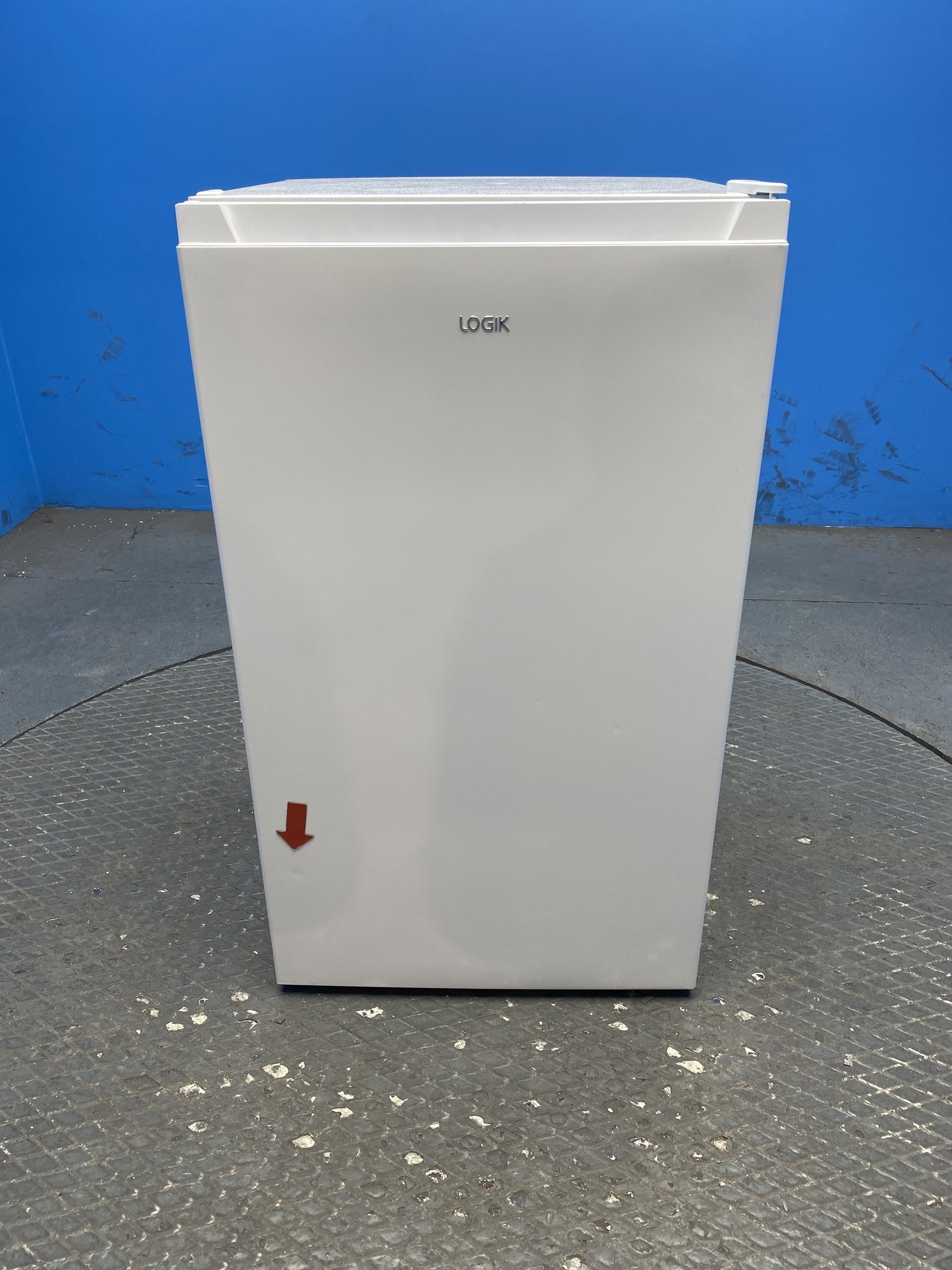 LOGIK LUL48W23 92L Under Counter Fridge