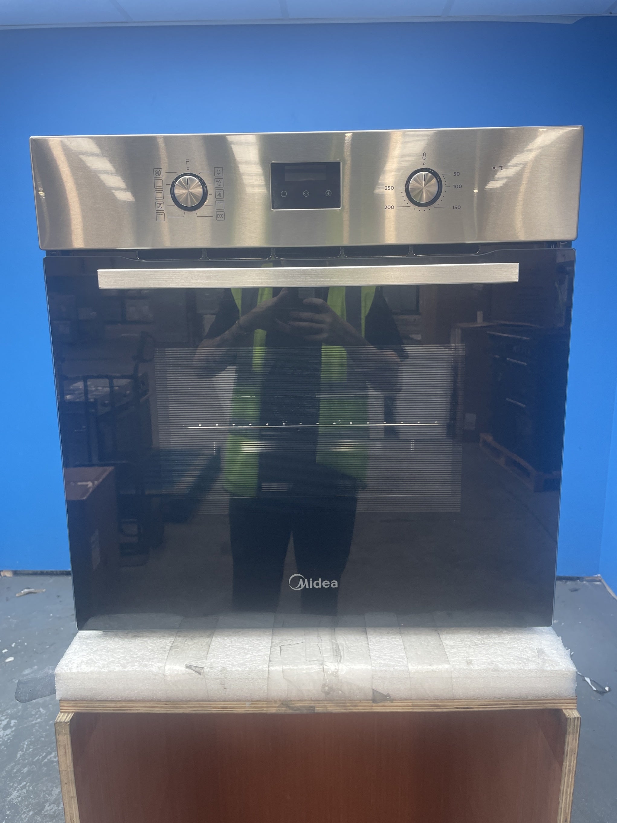#GRC-158-746 - Midea MBO65M90D2-X Built-in Single Electric Fan Oven
