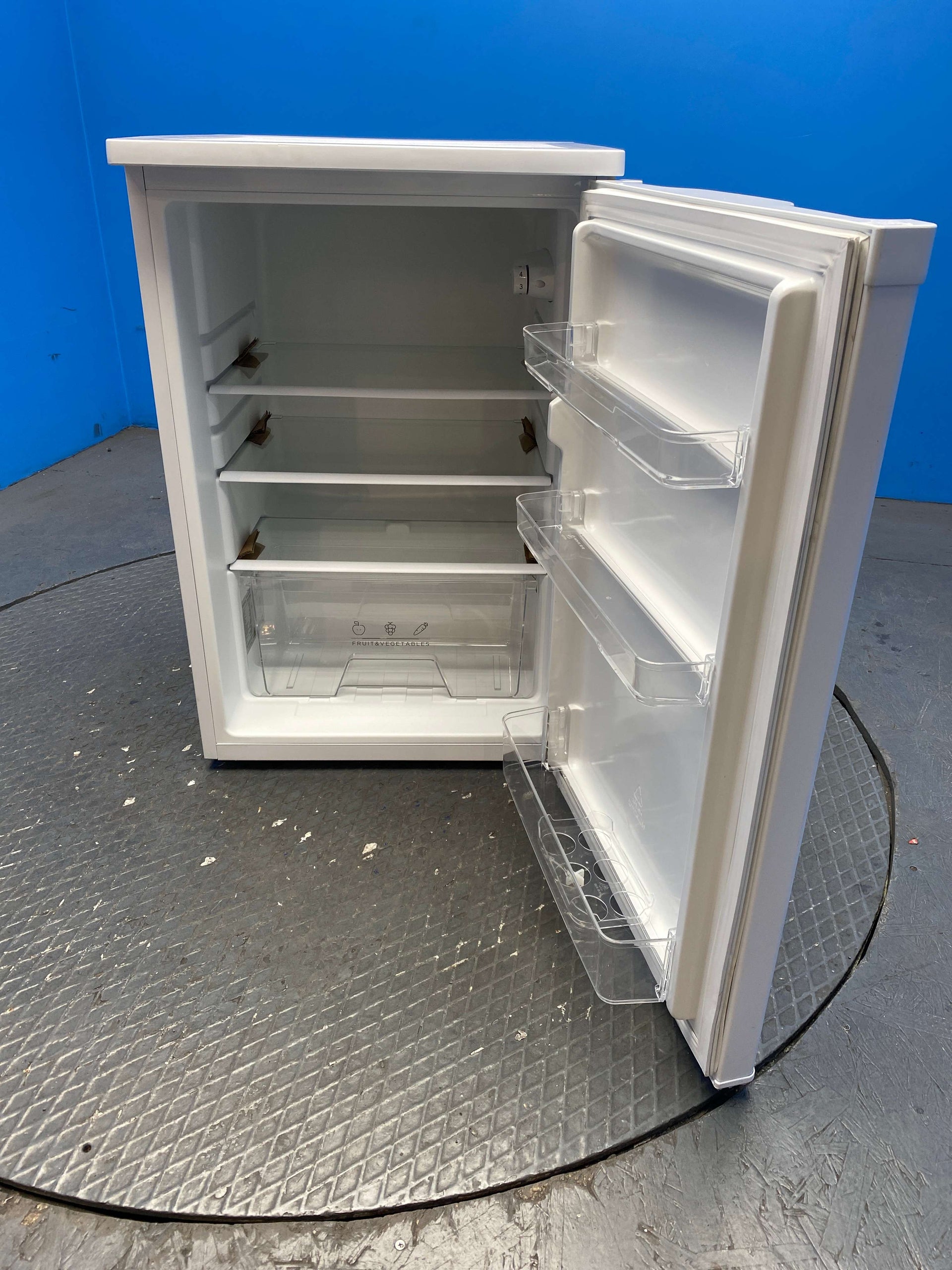 Statesman L255W 113 Litre 55cm Under Counter Fridge