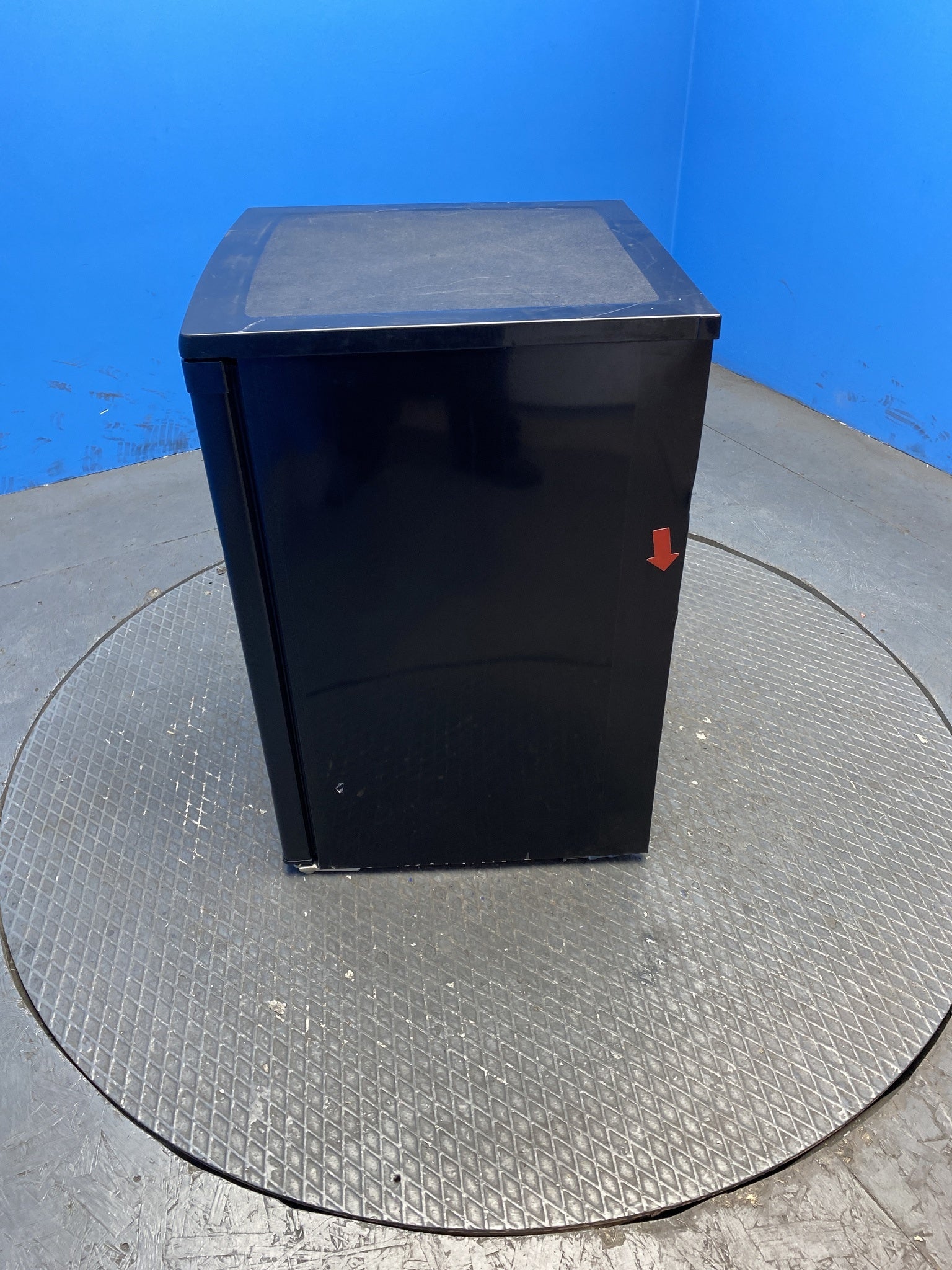 Igenix IG255B 136 Litre Under Counter Fridge