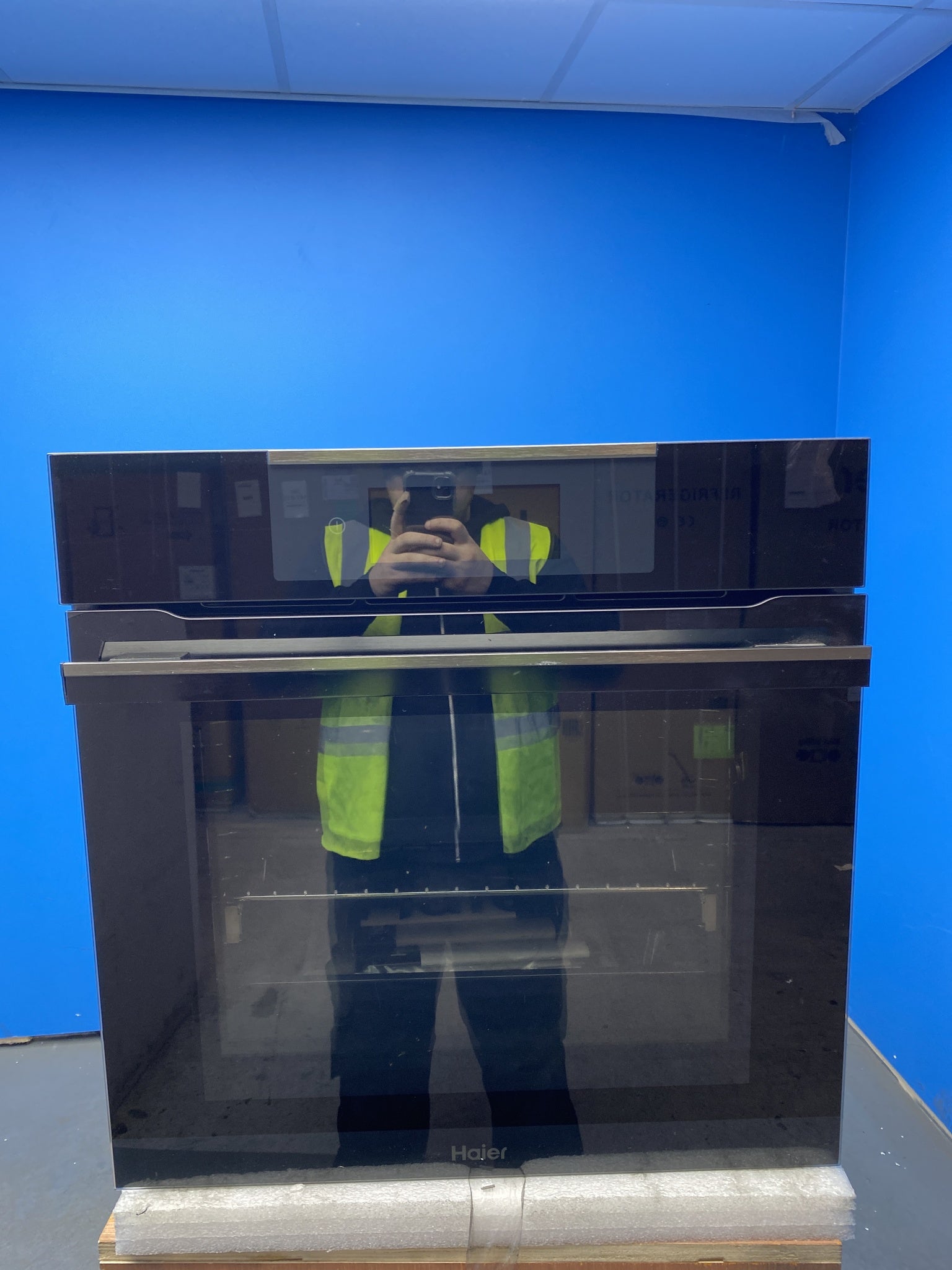 Haier HWO60SM6T5BH I-Touch Series 6 70L Built-in Single Oven