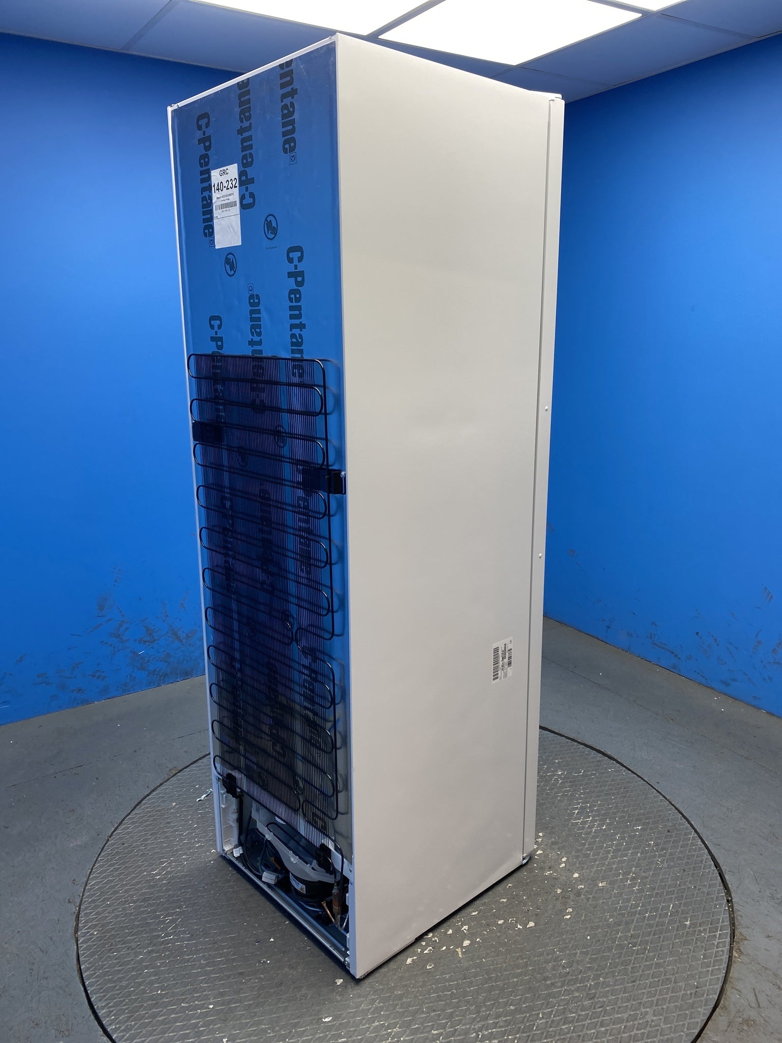 Bosch KSV36VWEPG Series 4 346L Tall Larder Fridge