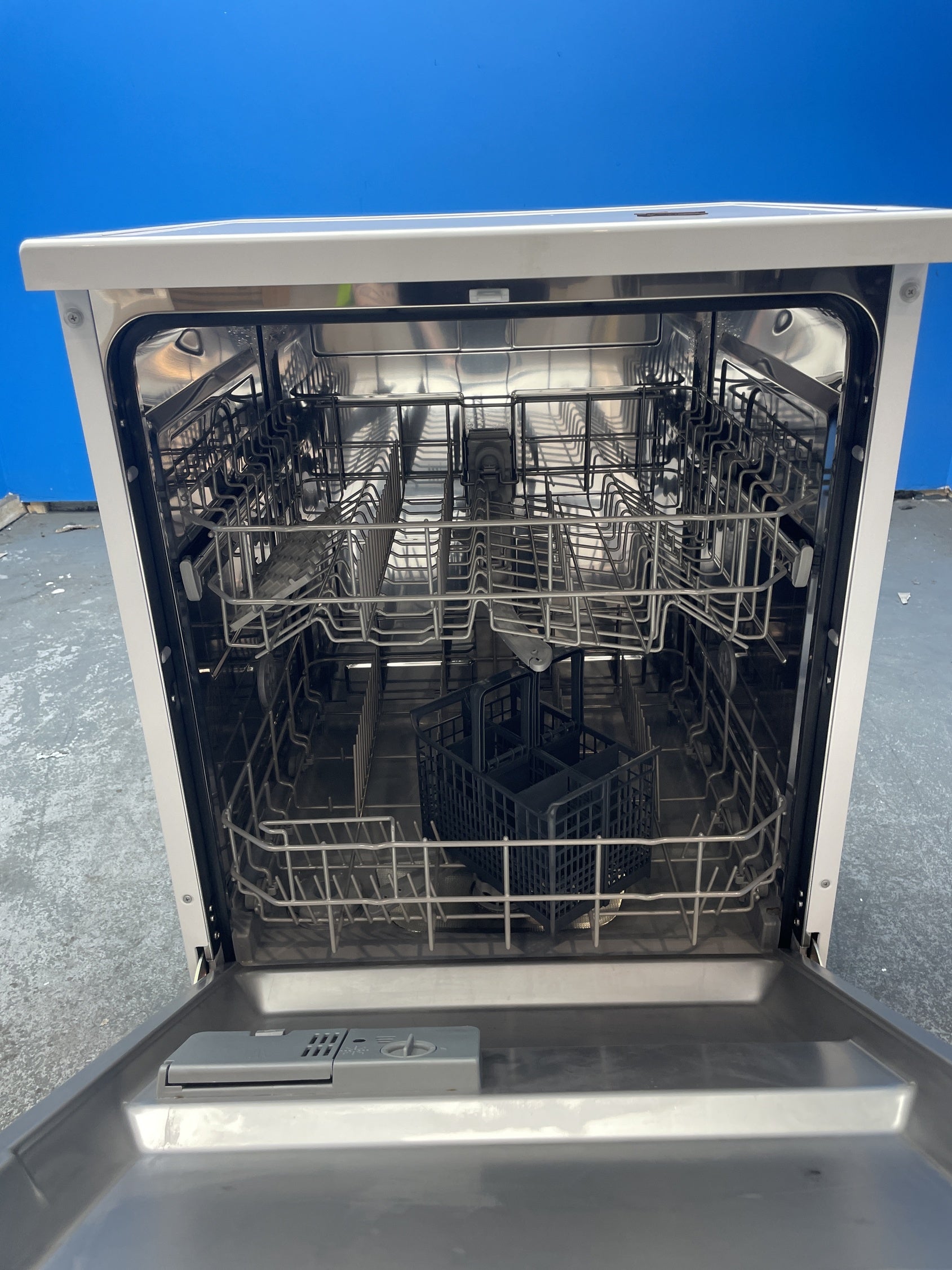 #GRC-133-615 - Midea MDWPF1233CW 60cm 12 Place Setting Dishwasher