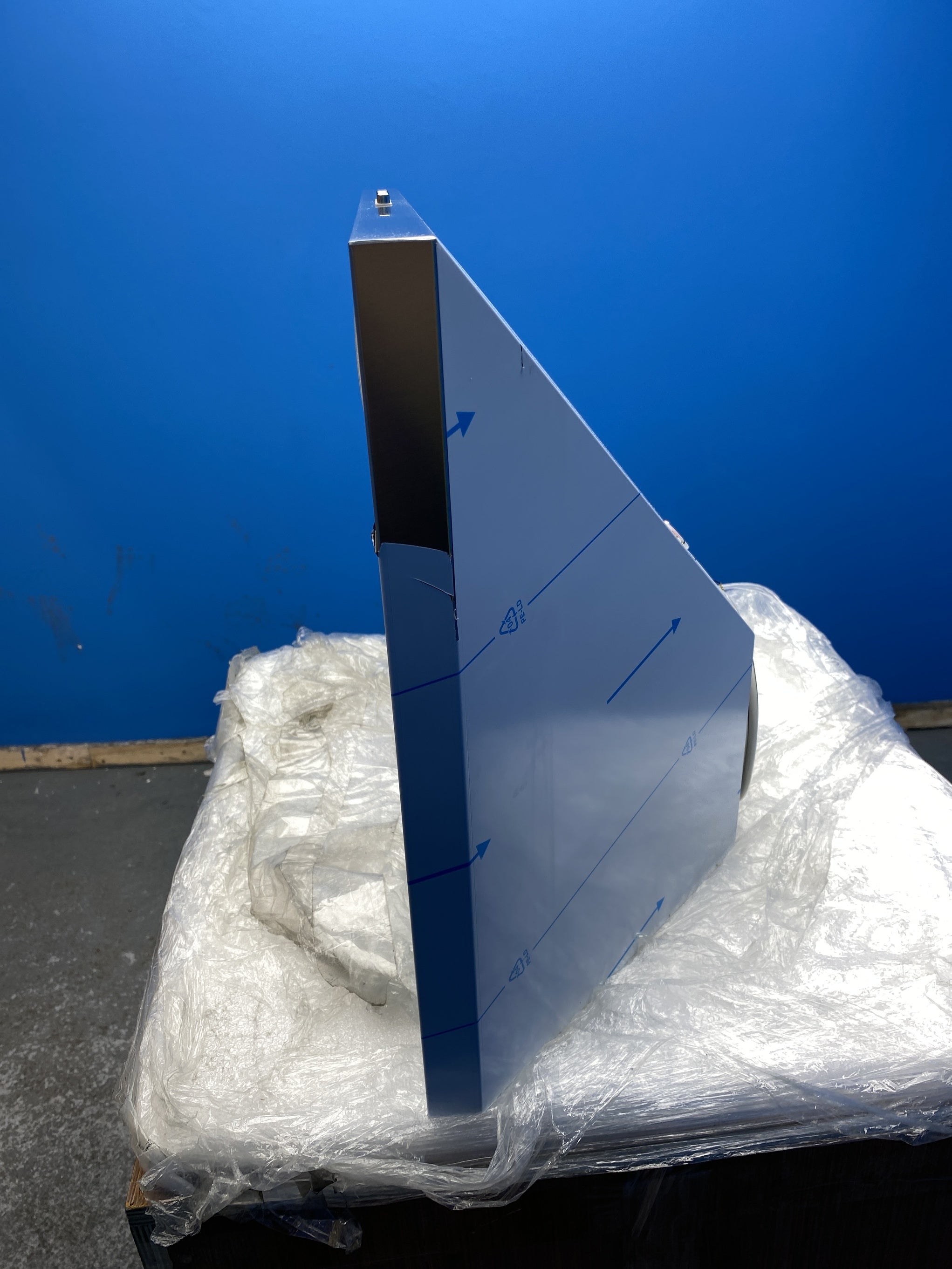 #GRC-150-205 - AEG LFC316X 60cm Stainless Steel Pyramid Chimney Hood