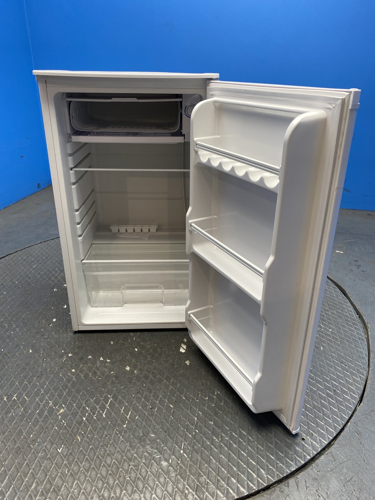 Igenix IG3920E 91 Litre Undercounter Fridge