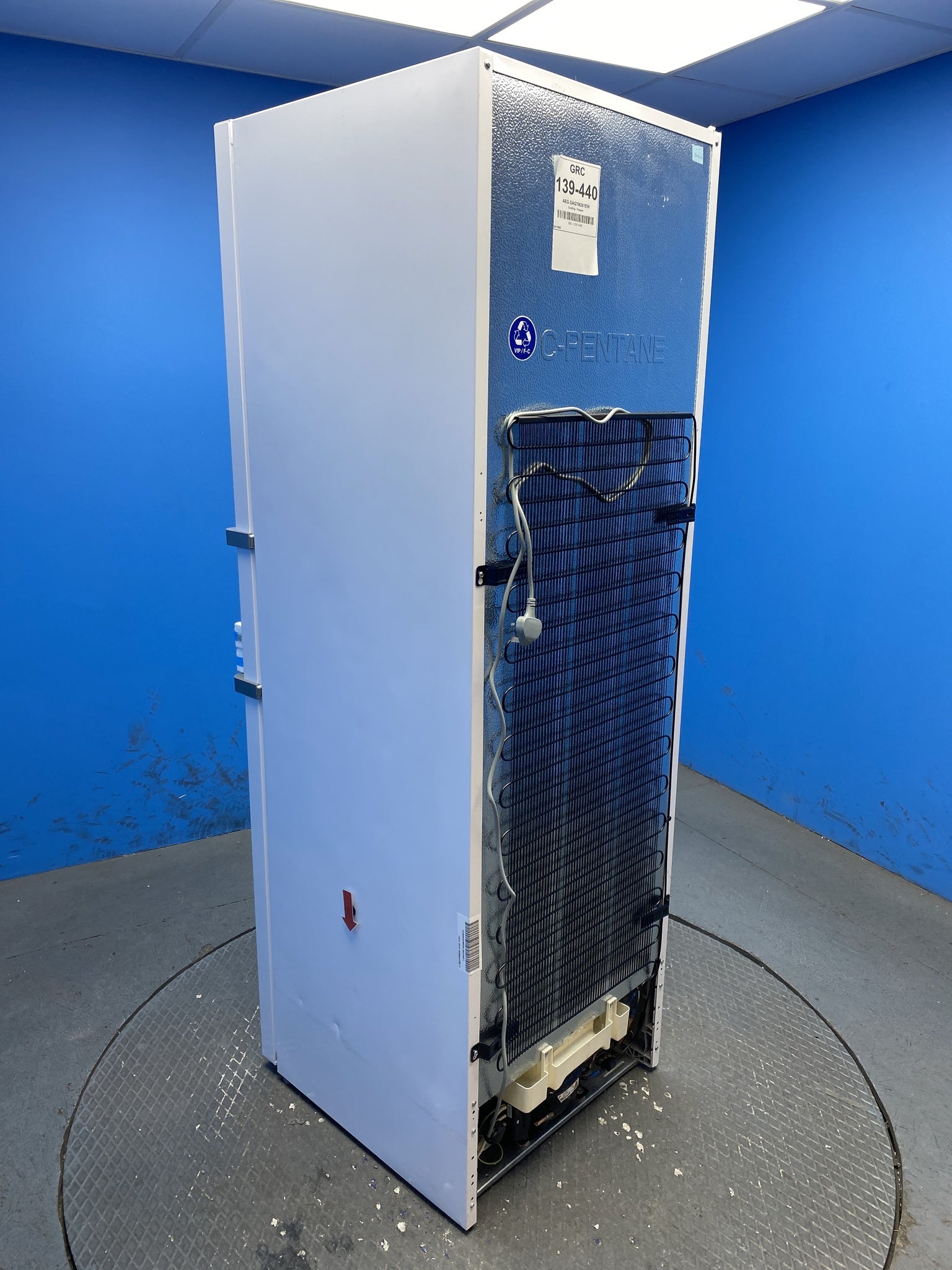 AEG 7000 Series OAG7M281EW 278L No Frost Tall Freezer