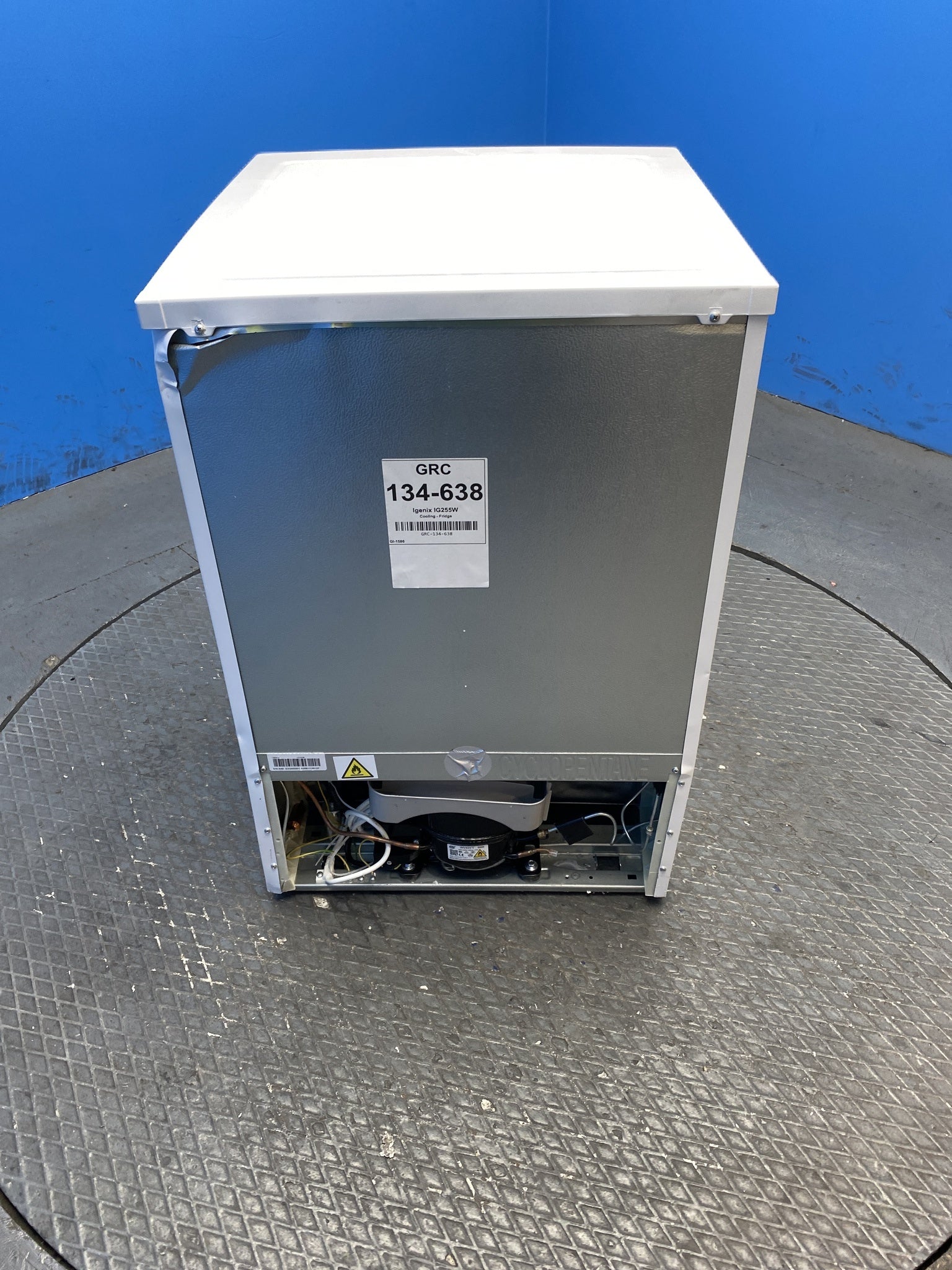 Igenix IG255W 136 Litre Under Counter Fridge