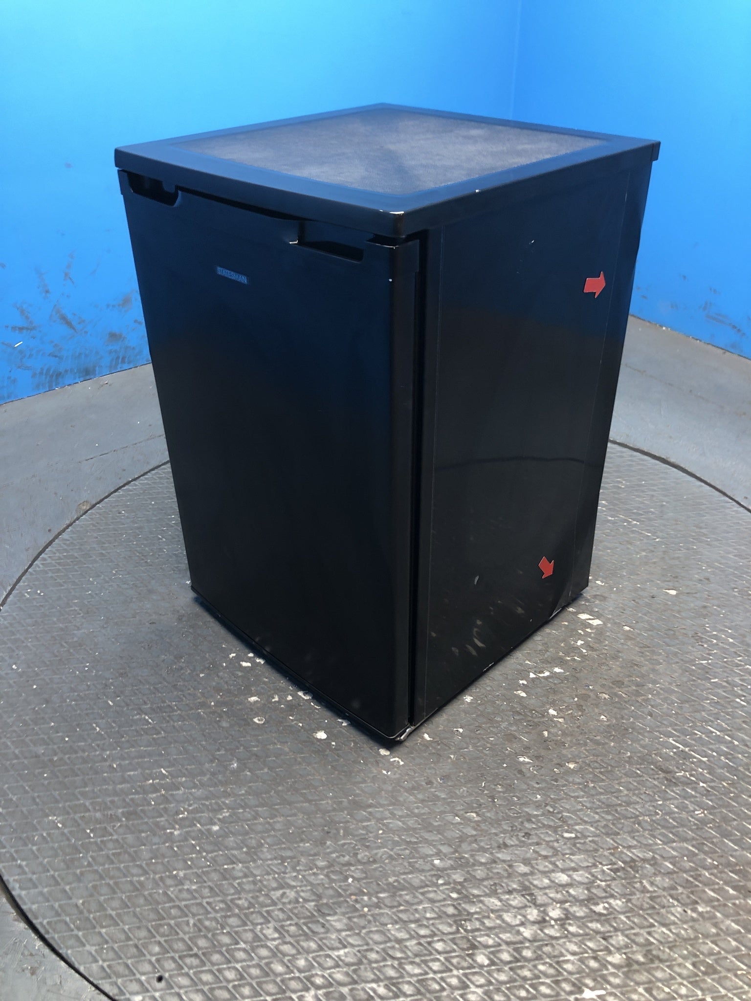 Statesman L255B 113 Litre 55cm Under Counter Fridge