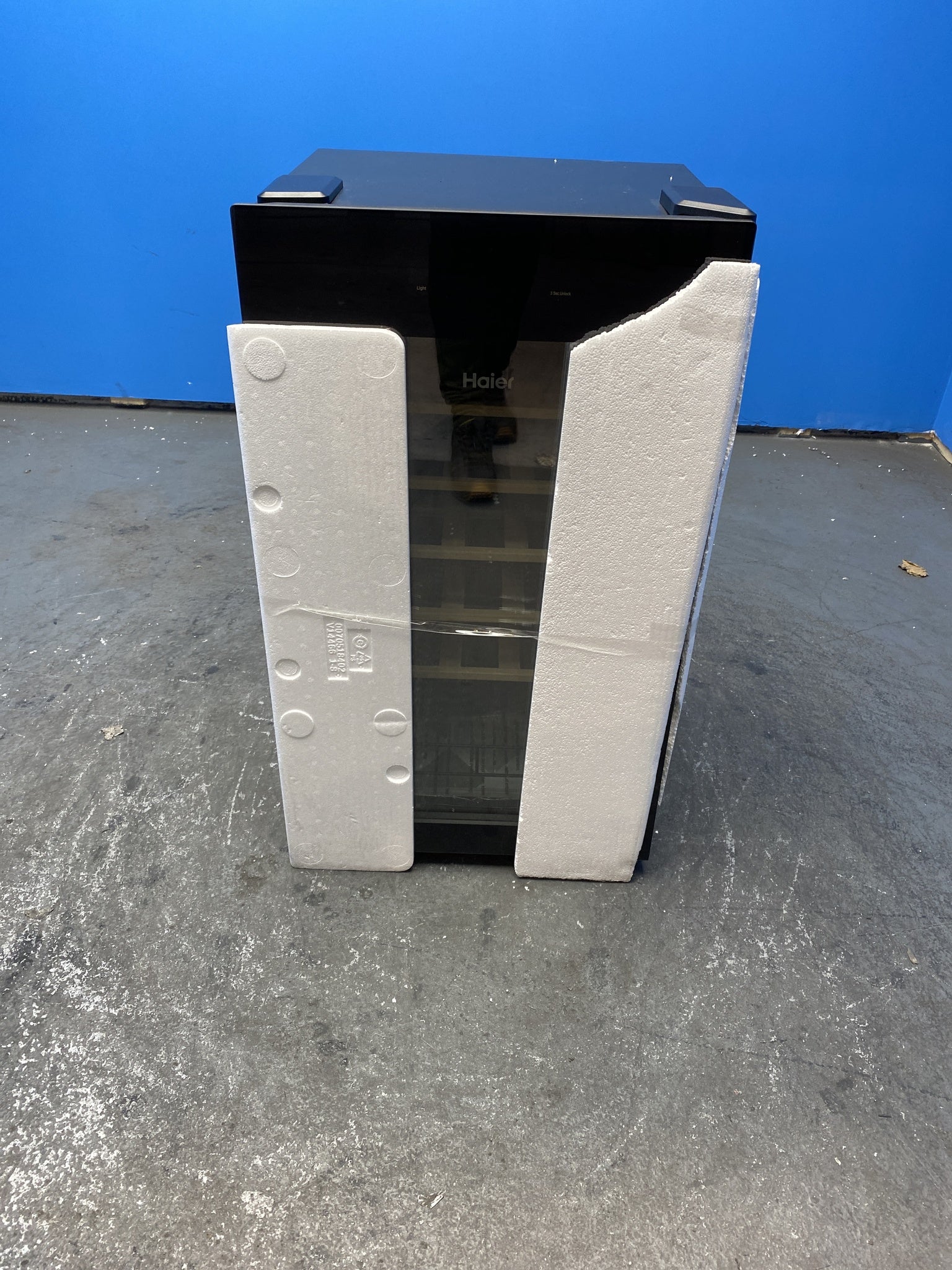 Haier HWS34GGH1K Series 3 34 Bottle Wine Fridge