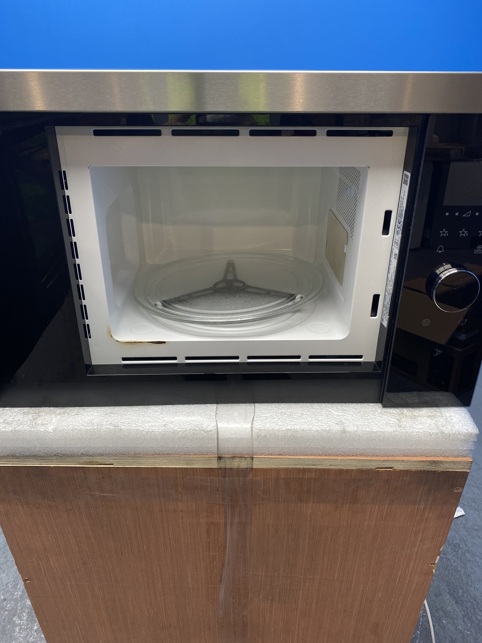 AEG 17L Built In Solo Microwave Black & Steel