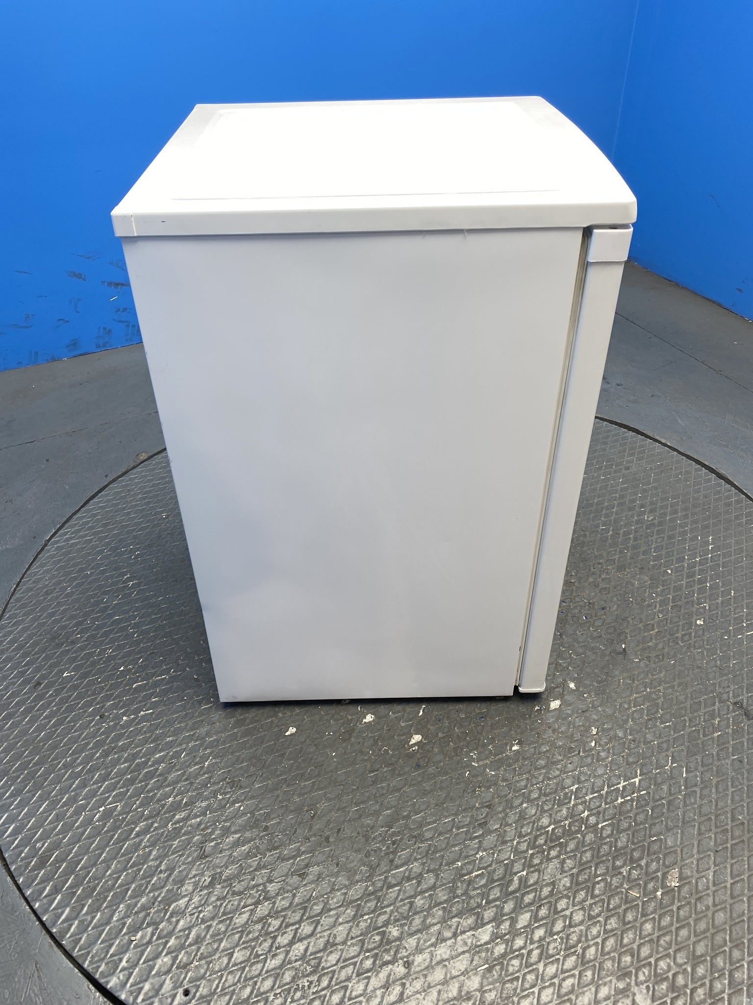 Igenix IG255W 136 Litre Under Counter Fridge