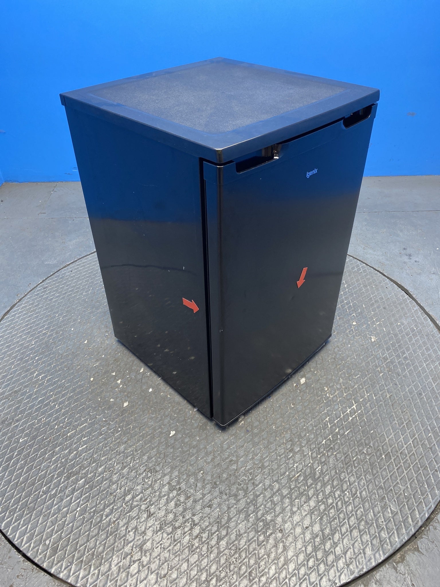 Igenix IG255B 136 Litre Under Counter Fridge