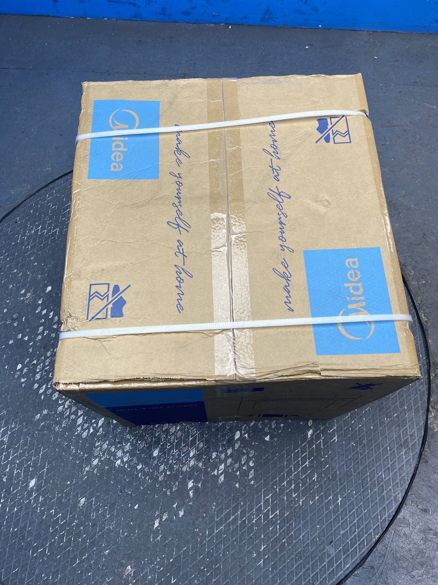 #GRC-158-858 - Midea MBO7NM30D0-SS 70L Built-In Electric Single Oven