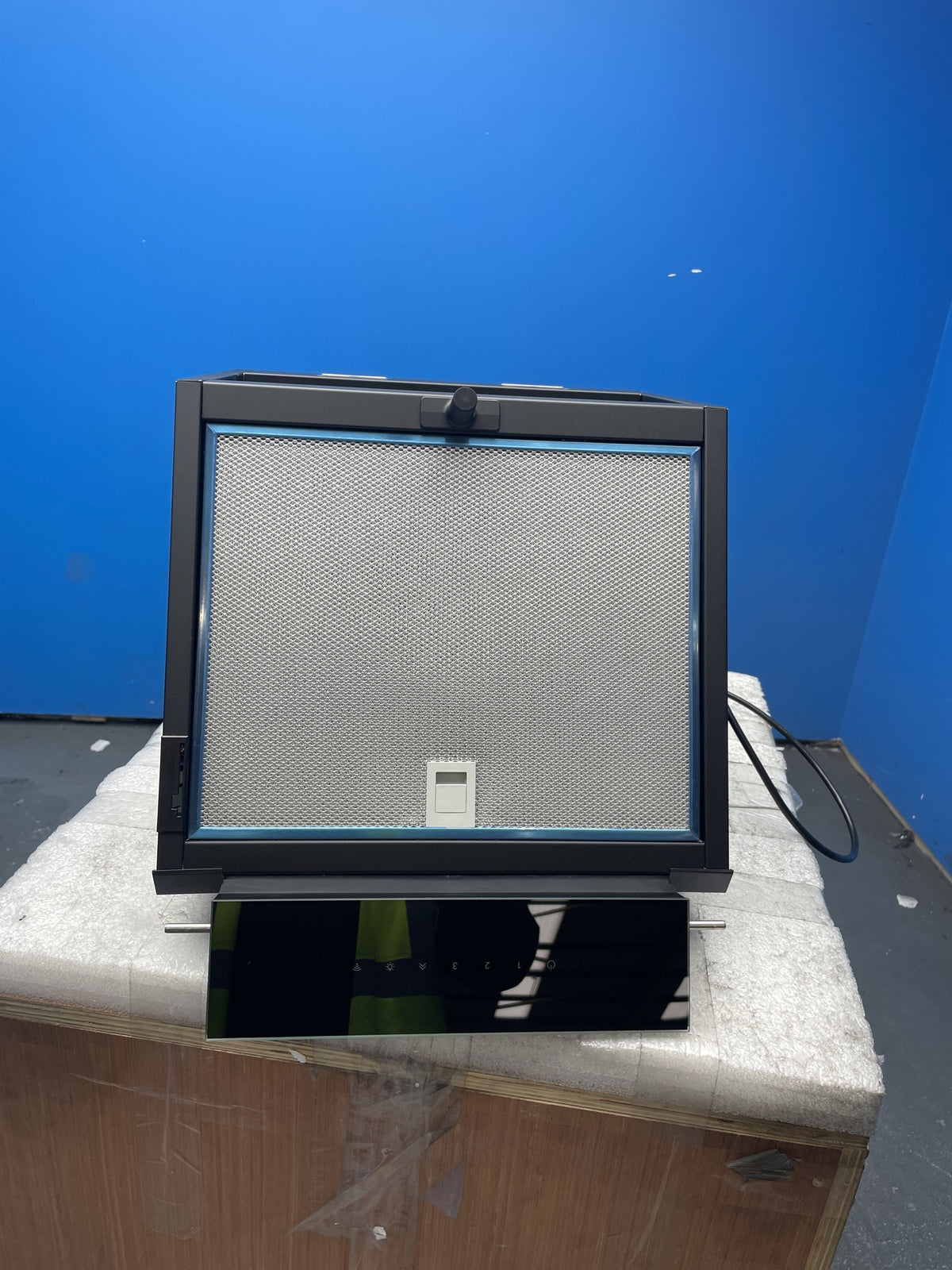 #GRC-158-116 - Bosch 80cm Angled Chimney Cooker Hood – Home Connect, EcoSilence Drive