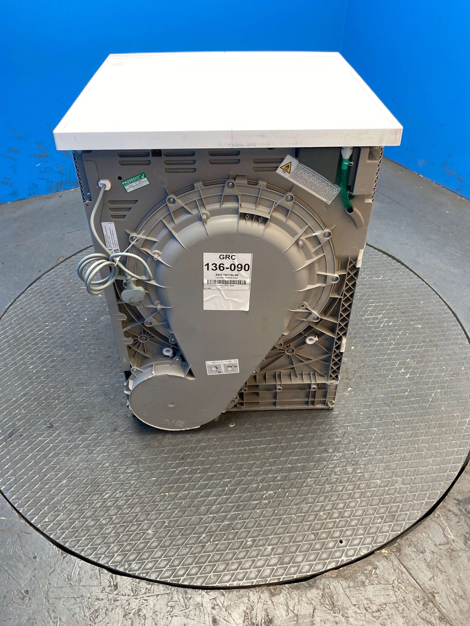 AEG 7000 Series TR718L4B 8kg Heat Pump Tumble Dryer