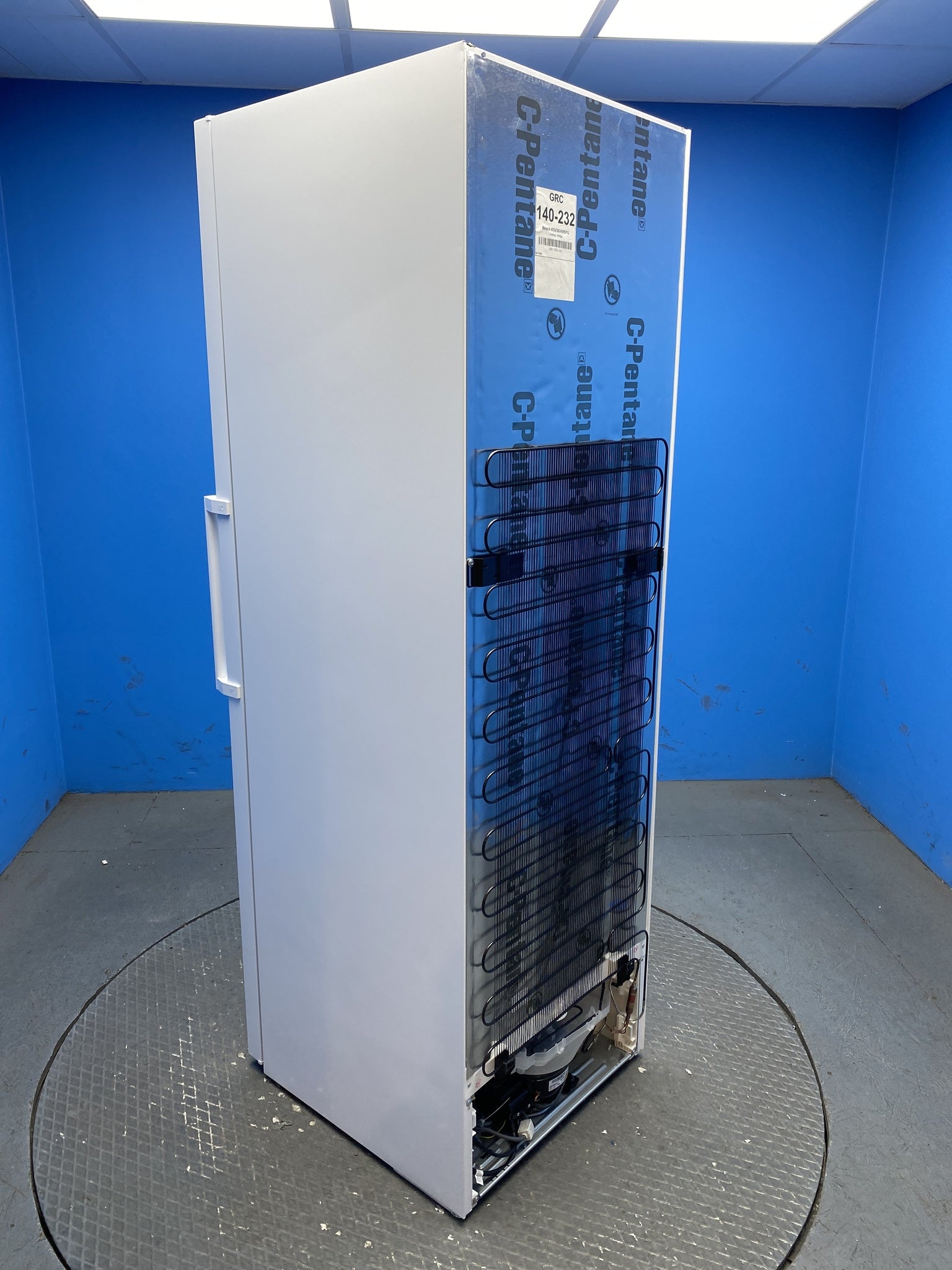 Bosch KSV36VWEPG Series 4 346L Tall Larder Fridge