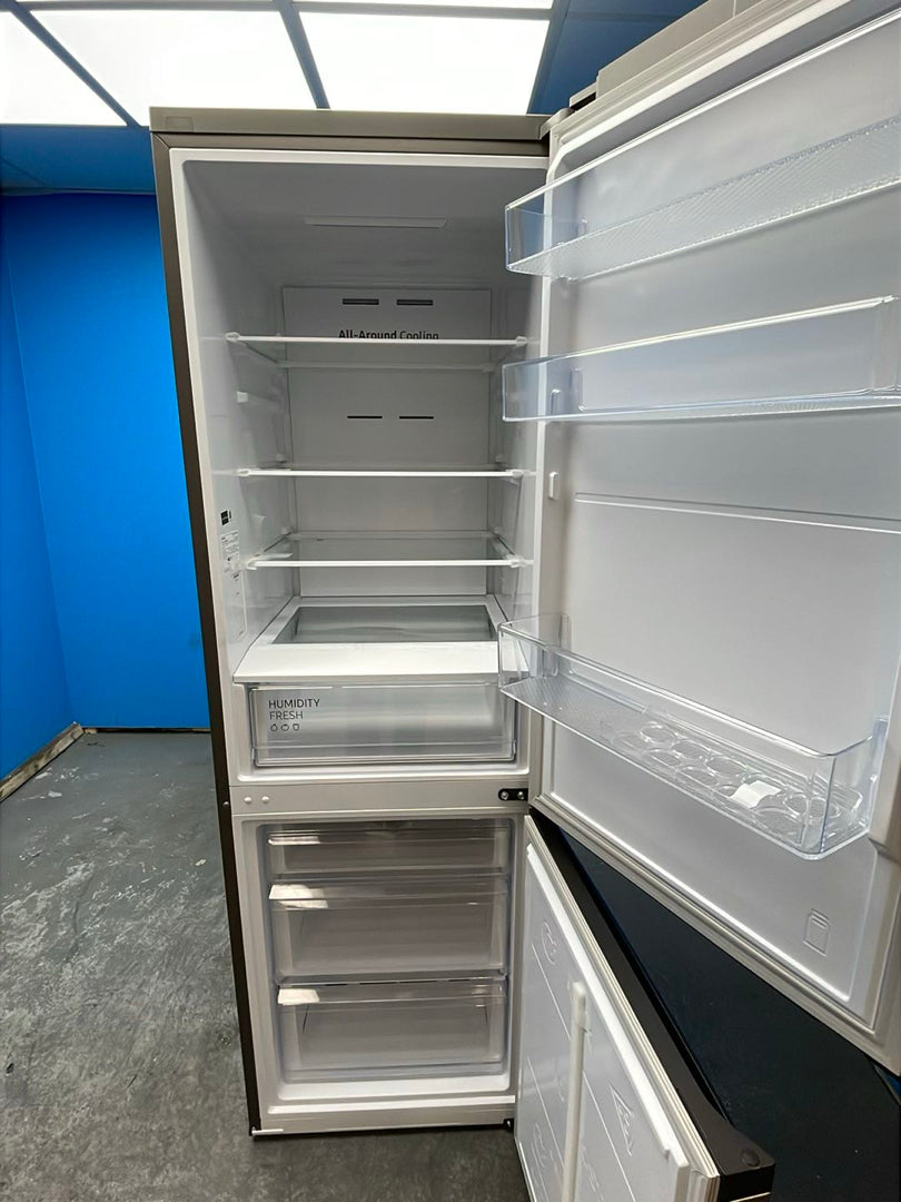 #GRC-162-227 - Samsung Series 6 SpaceMax RB34C600DSA Smart Fridge Freezer
