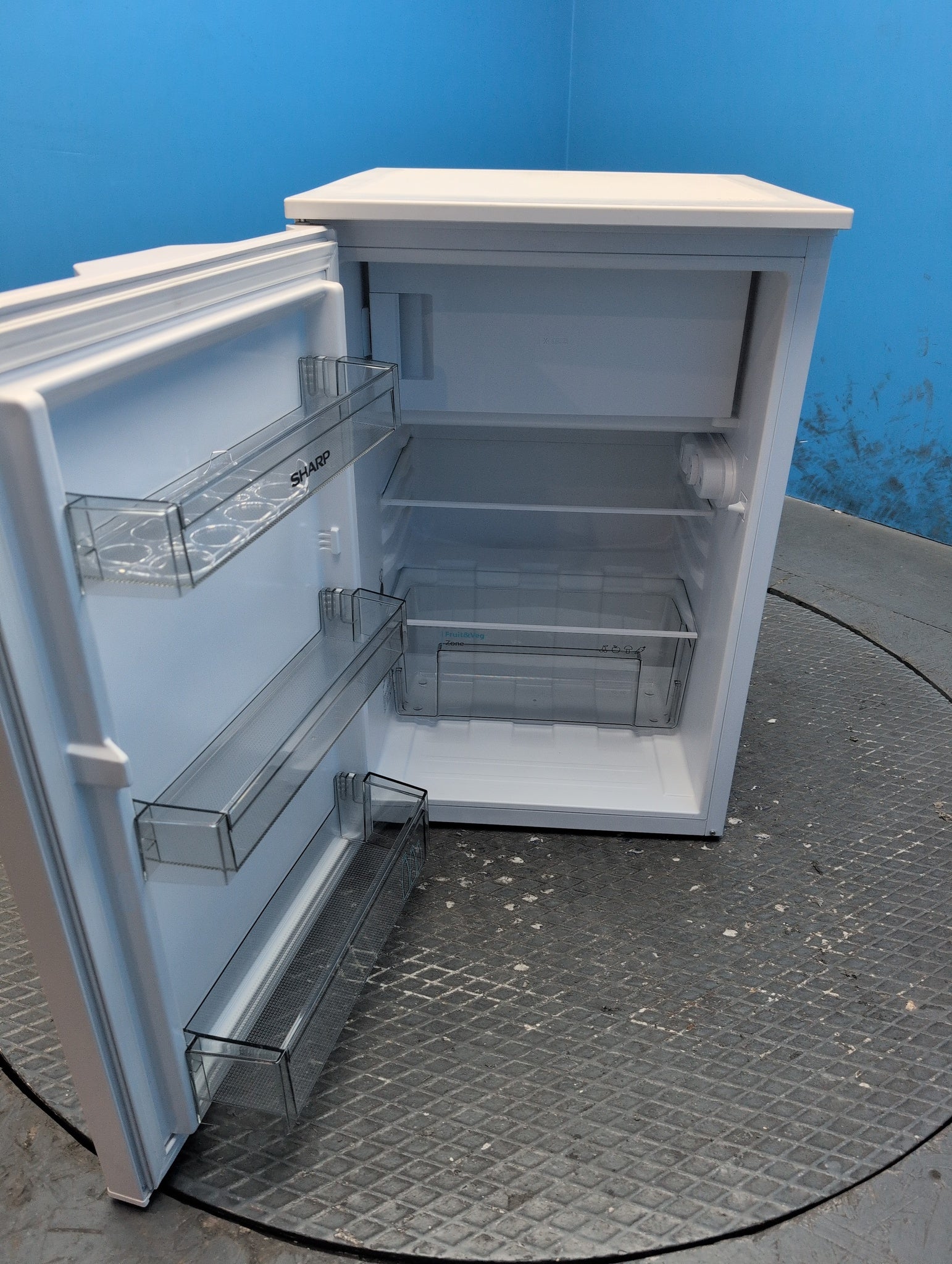 Sharp SJ-UE121M4W 122 Litre Undercounter Fridge