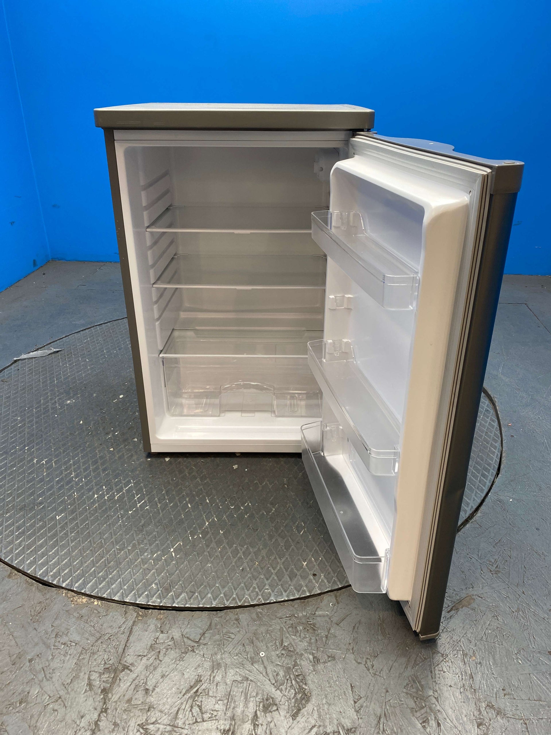 Igenix IG255X 136 Litre Undercounter Fridge