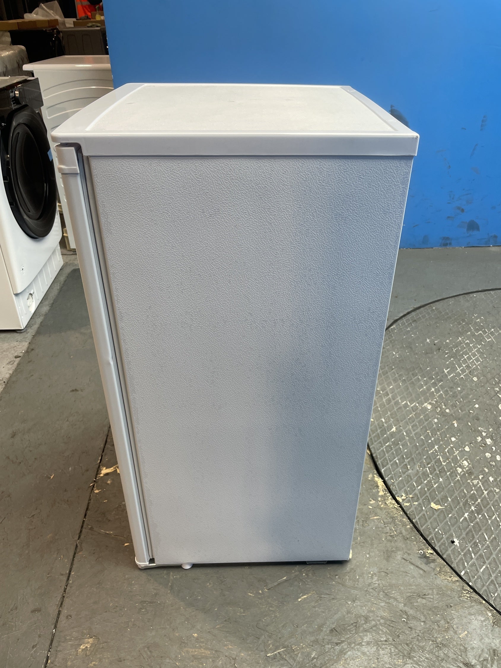 #GRC-134-038 - Igenix IG3960 92L Under-Counter Larder Fridge